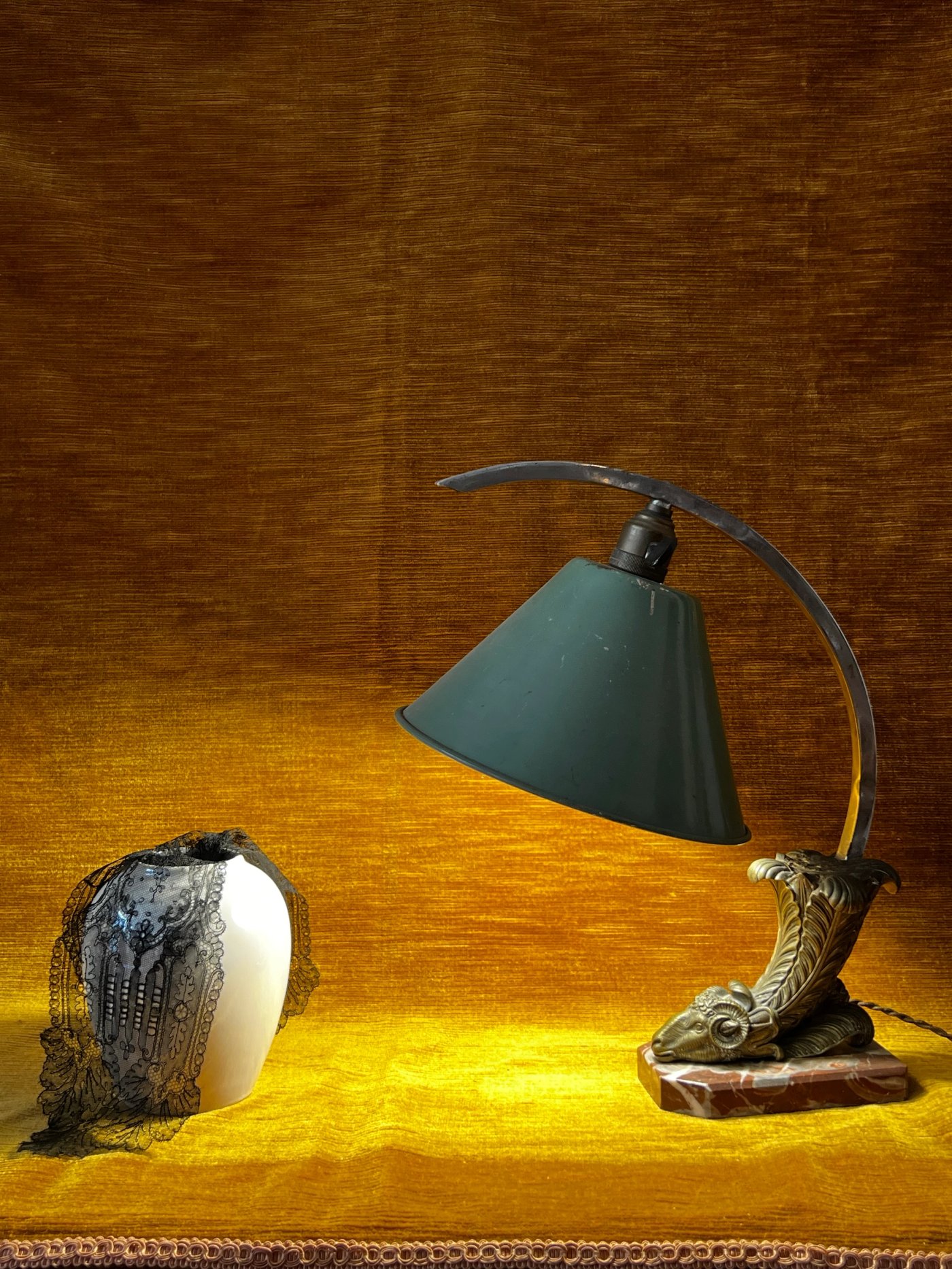 Lampe bélier