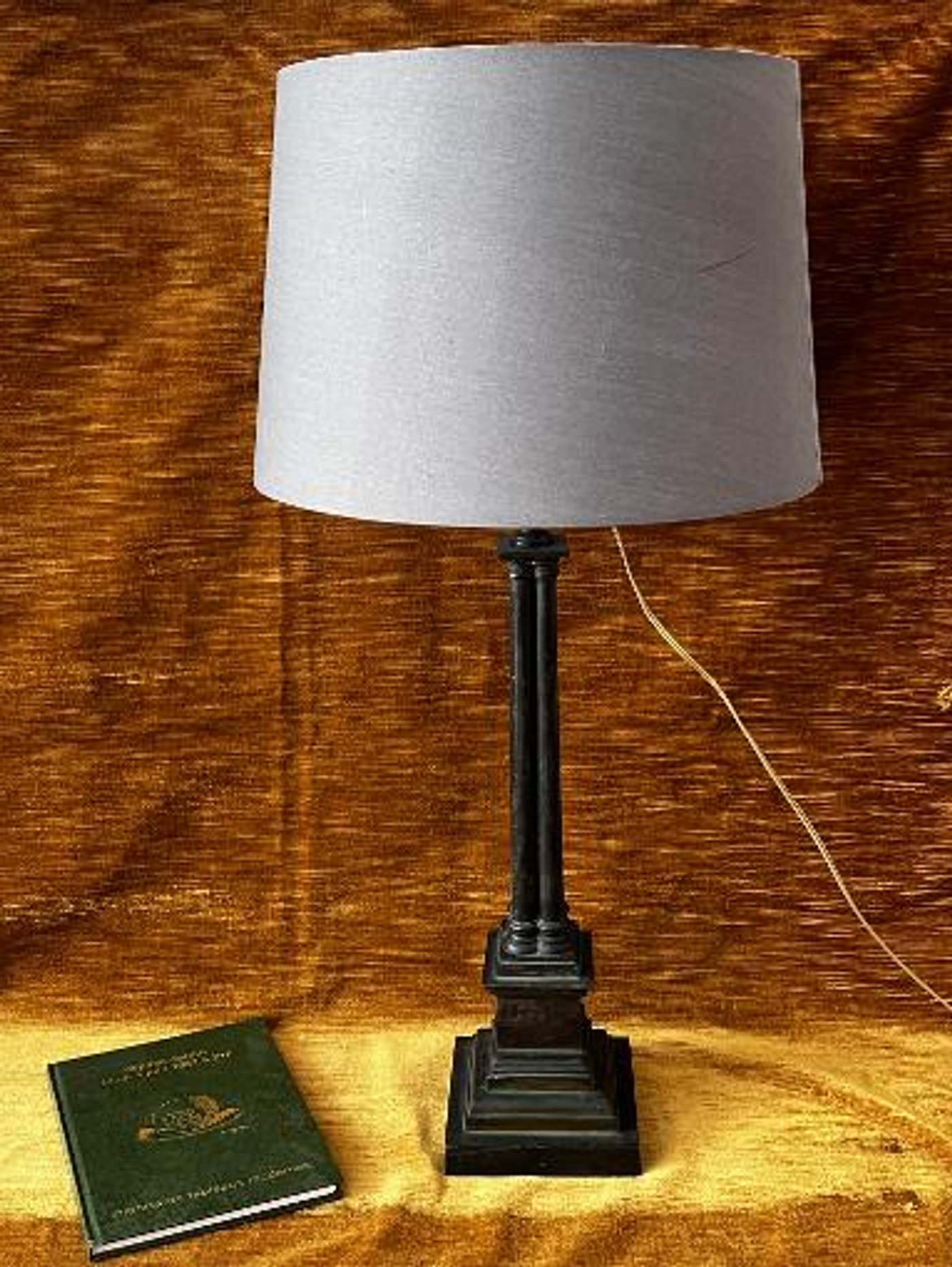 Lampe en bronze a colonnes 