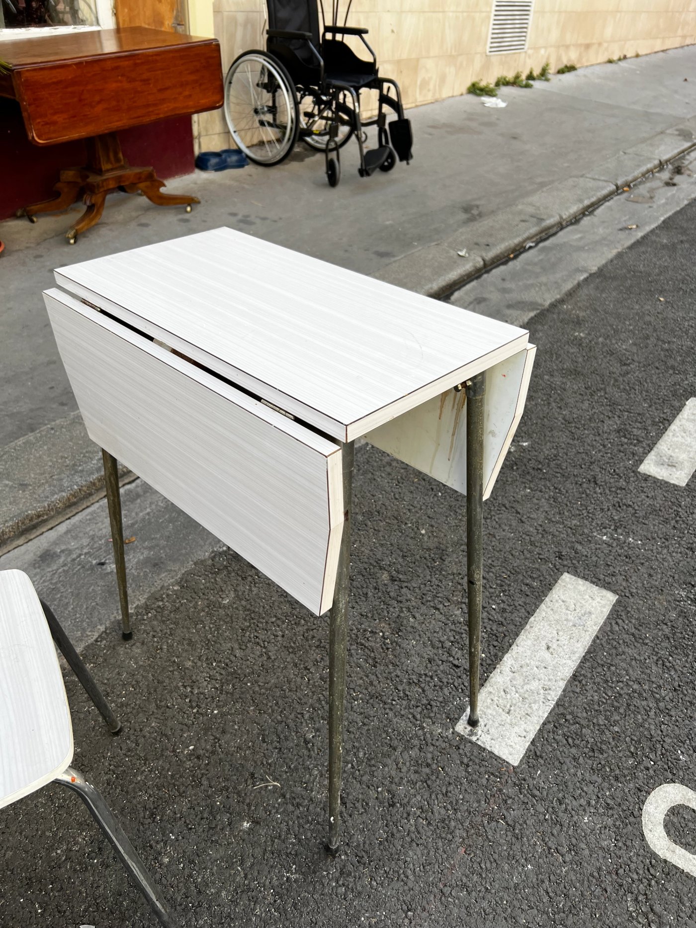 Table et chaises formica