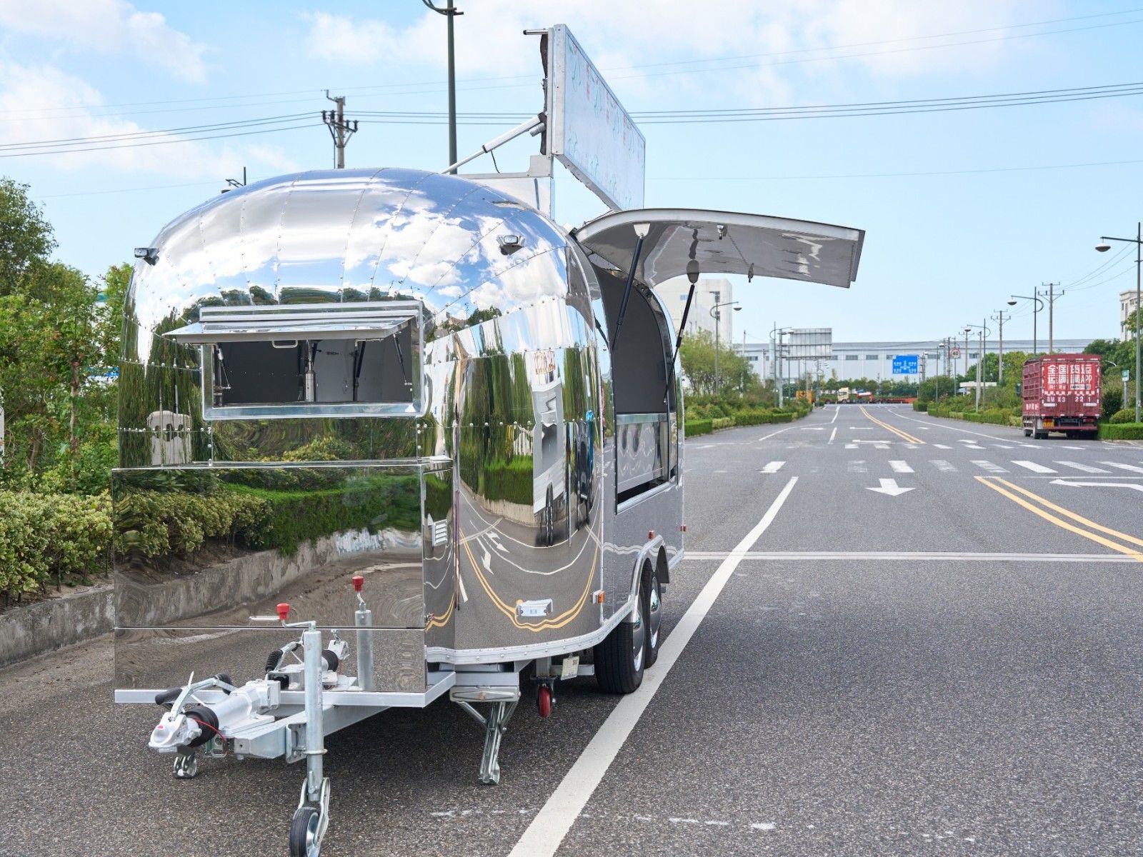airstream系列 - 5500×2200×2100 mm Tandem Axle白底图 3