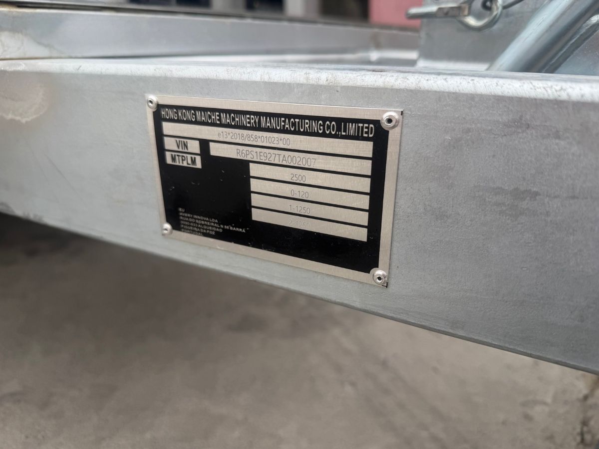 Chris Machinery food trailer with VIN plates and export compliance documents for USA, EU, and Australia markets