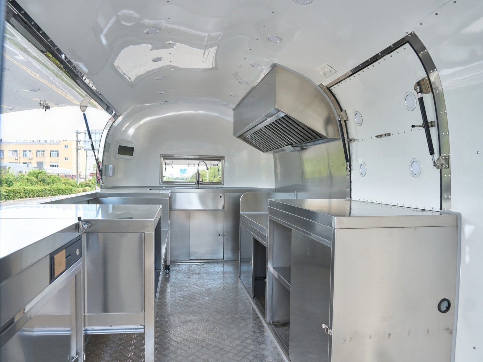 airstream系列 - 5500×2200×2100 mm Tandem Axle白底图 6