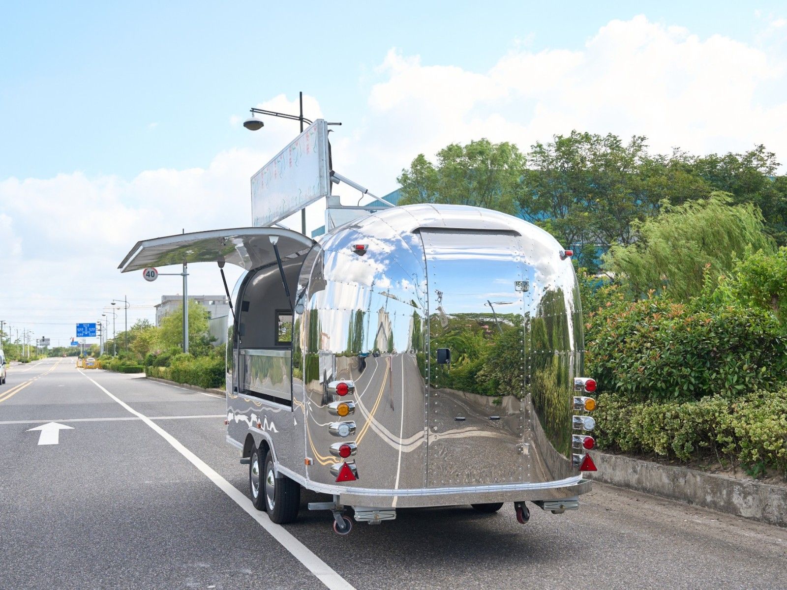 airstream系列 - 5500×2200×2100 mm Tandem Axle白底图 4