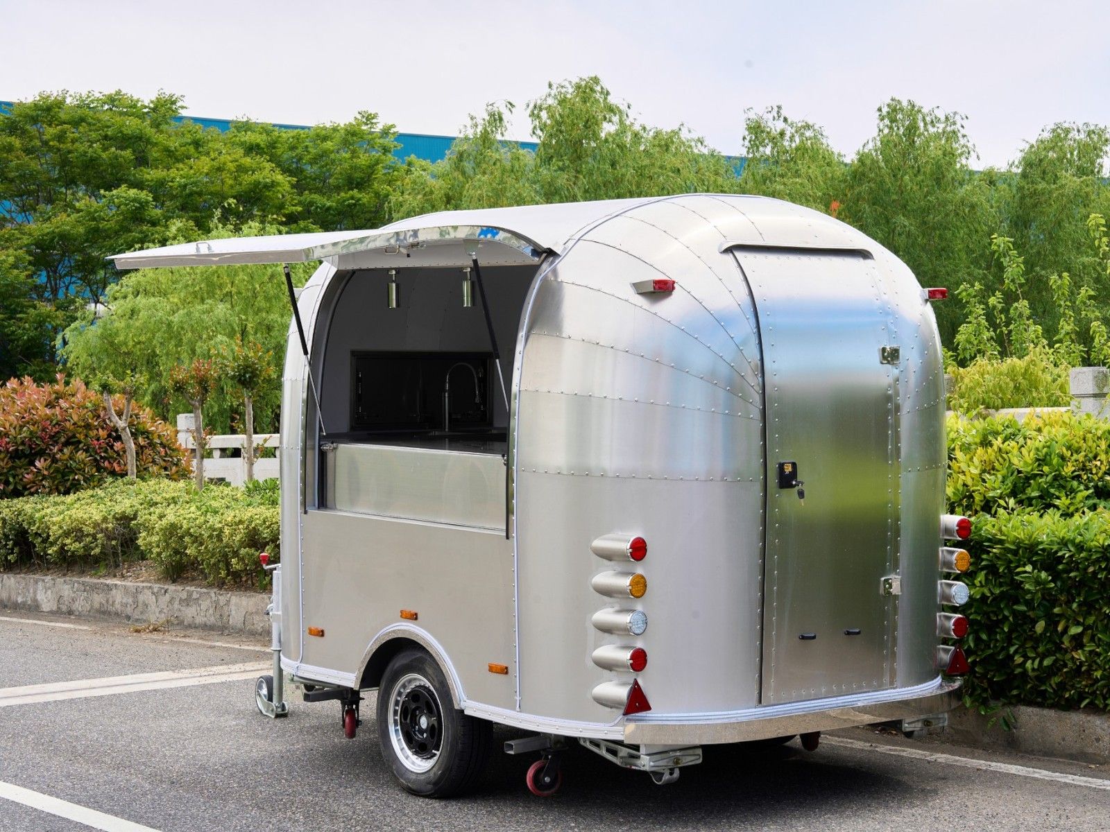 airstream系列 - 3000×2200×2100 mm Single Axle白底图 6