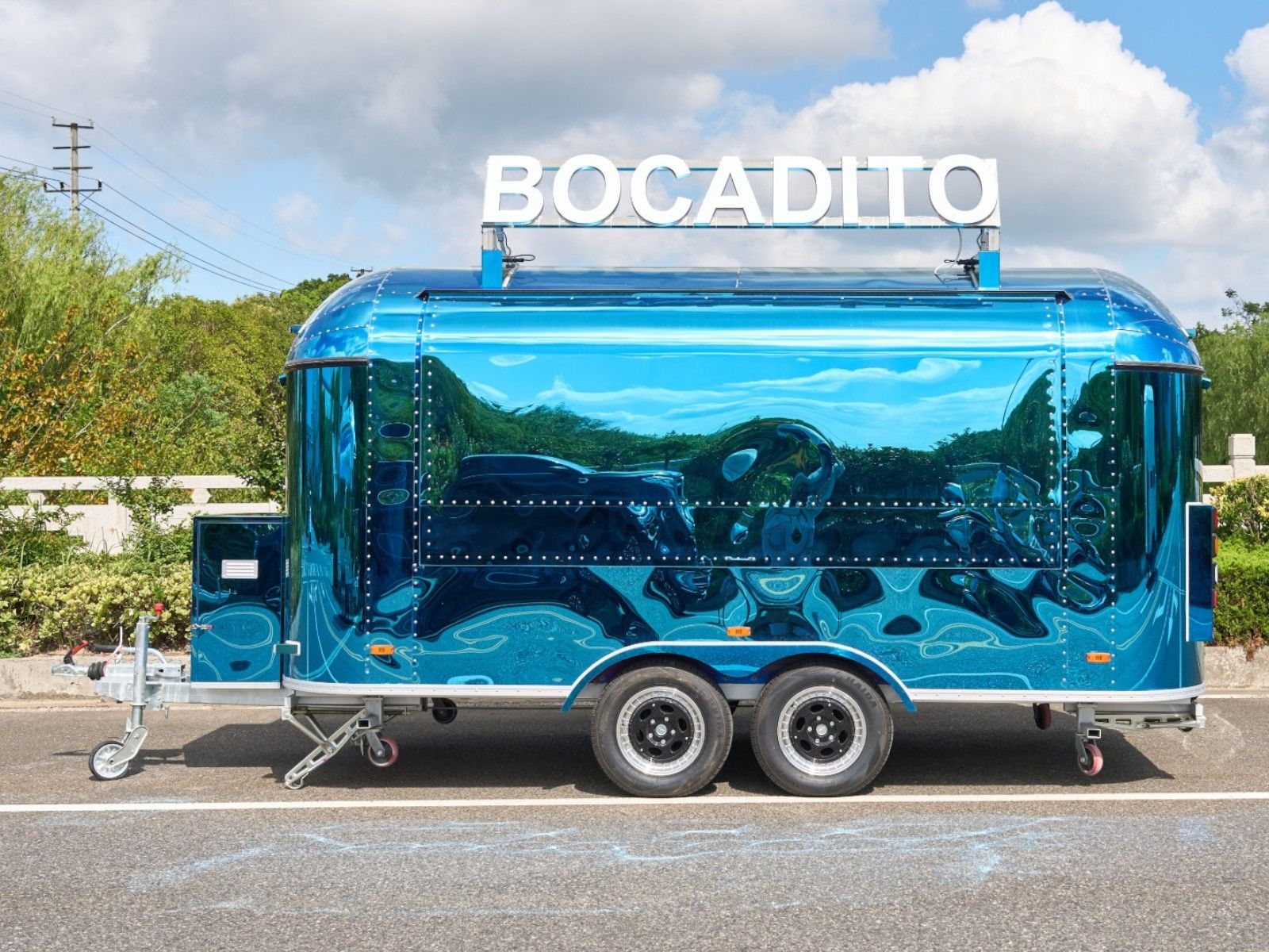 airstream系列 - 5000×2200×2100 mm Tandem Axle白底图 2