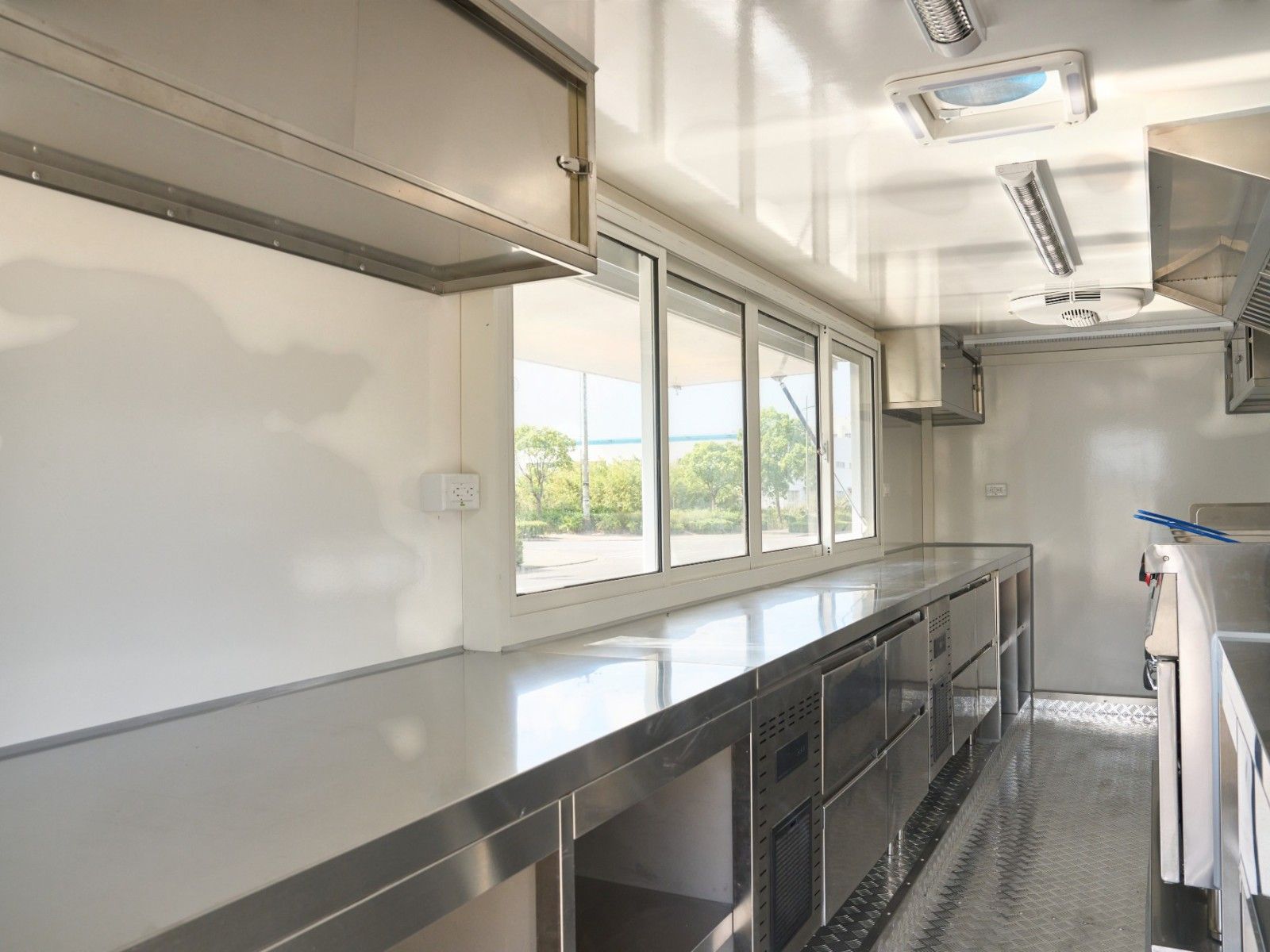 square系列 - 7000×2200×2100 mm Tandem Axle白底图 4
