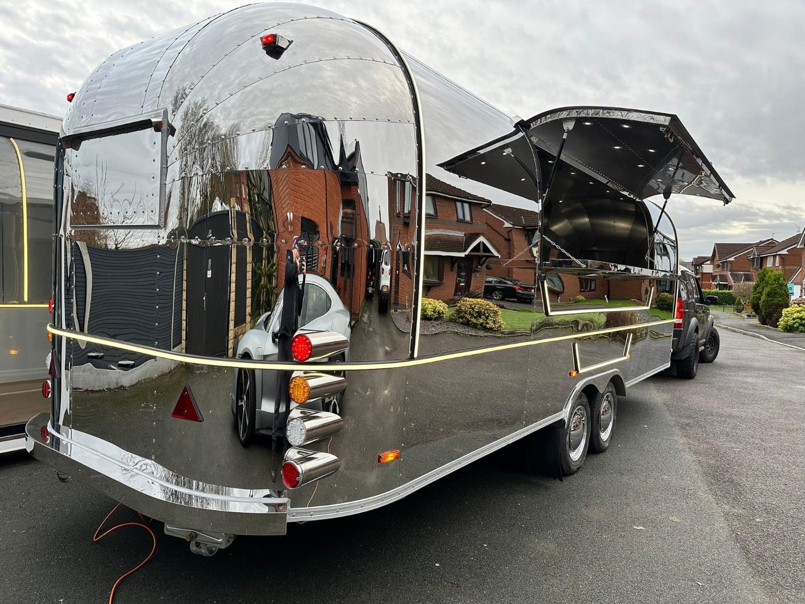 airstream系列 - 7000×2200×2100 mm Tandem Axle白底图 2