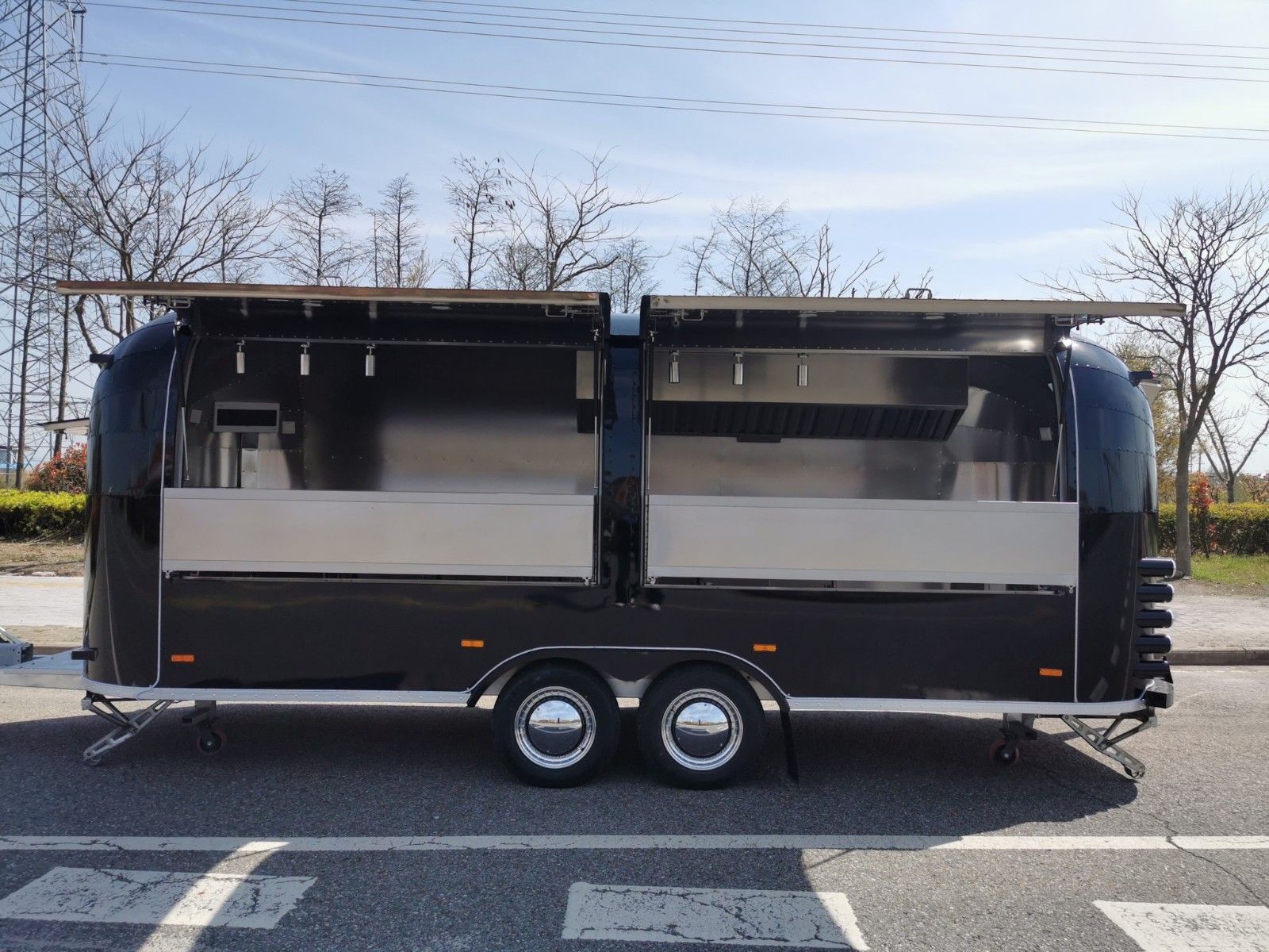 airstream系列 - 6500×2200×2100 mm Tandem Axle白底图 2
