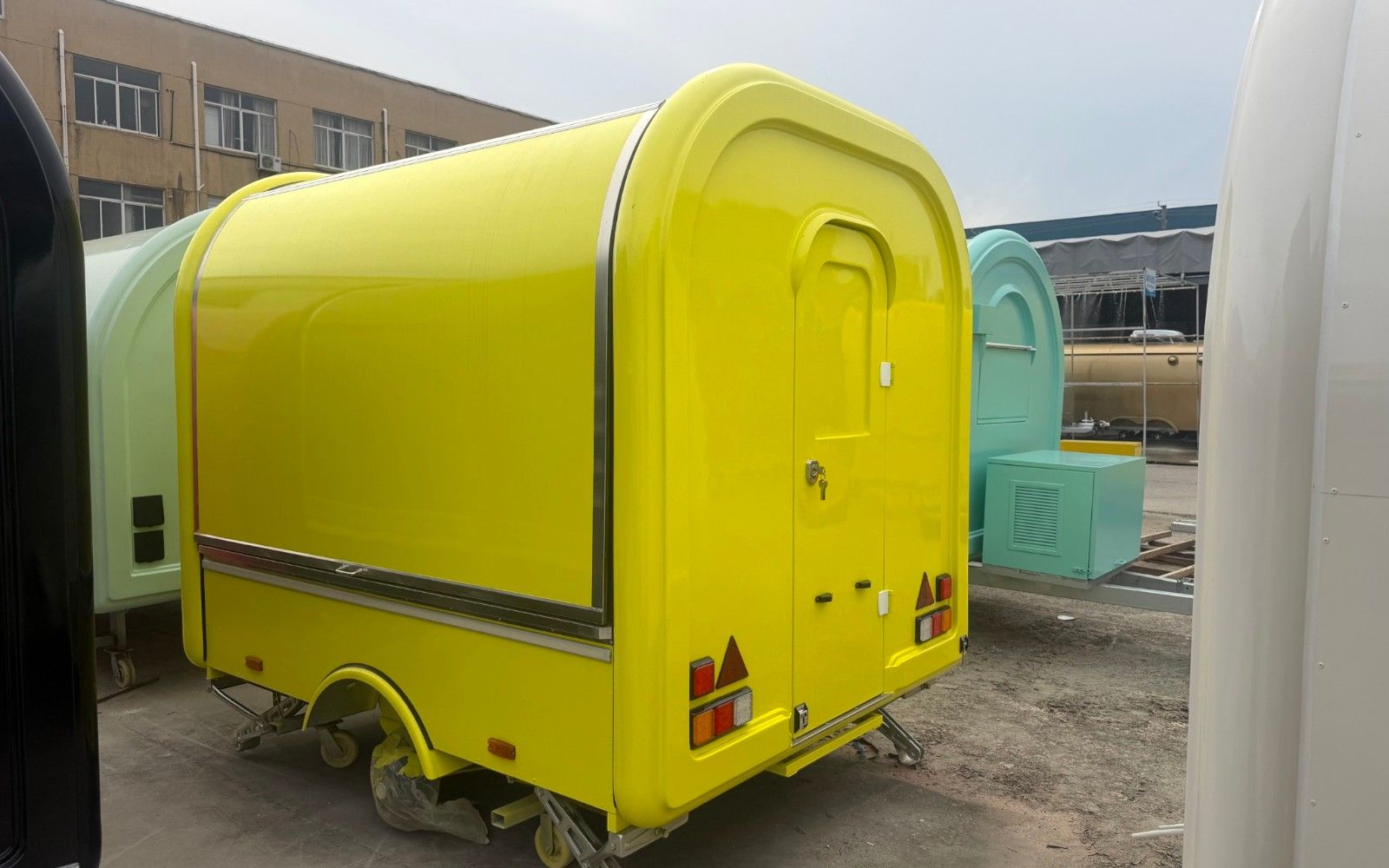 Chris Machinery Pod 2.5m food trailer in stock yellow
