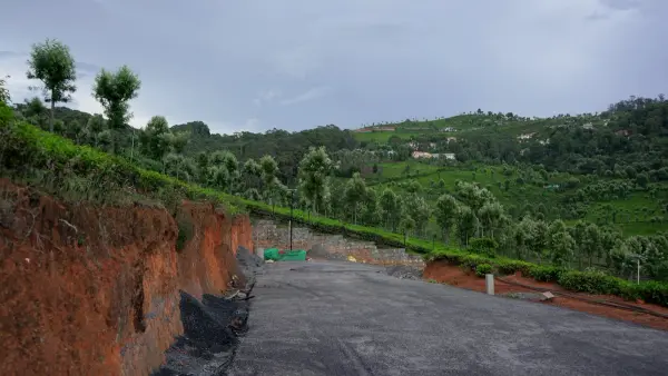 Newley build geocell road at Hill Valley enclave