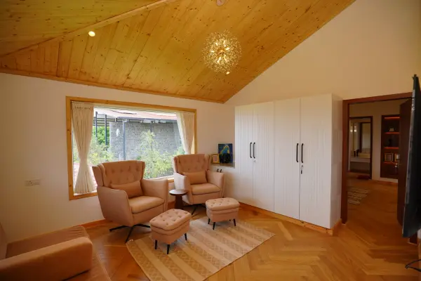 Master suite living room