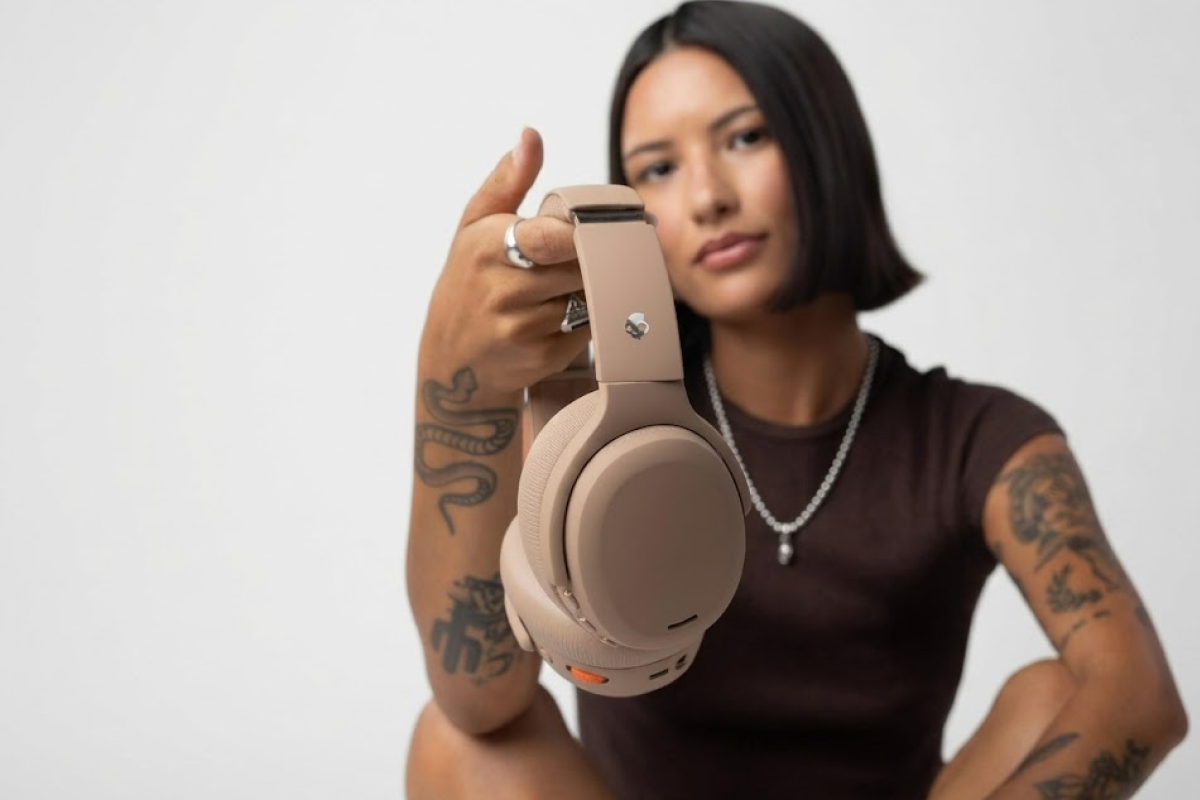 High-Fidelity Noise-Cancelling Over-Ear Headphones