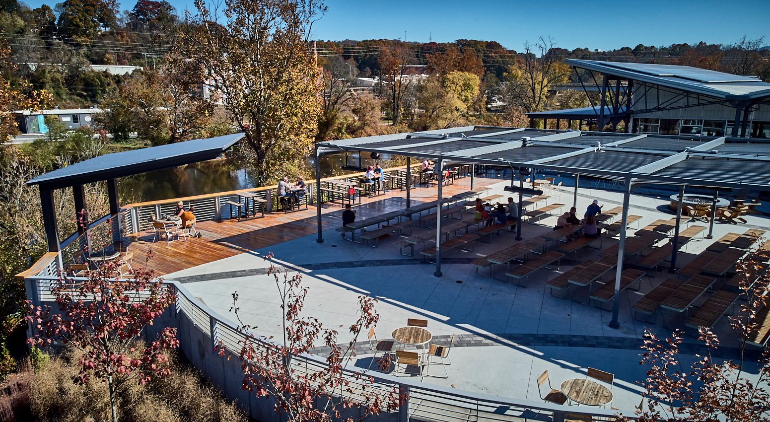 Espaces extérieurs pour l'hôtellerie et l'expérience visiteur à Asheville