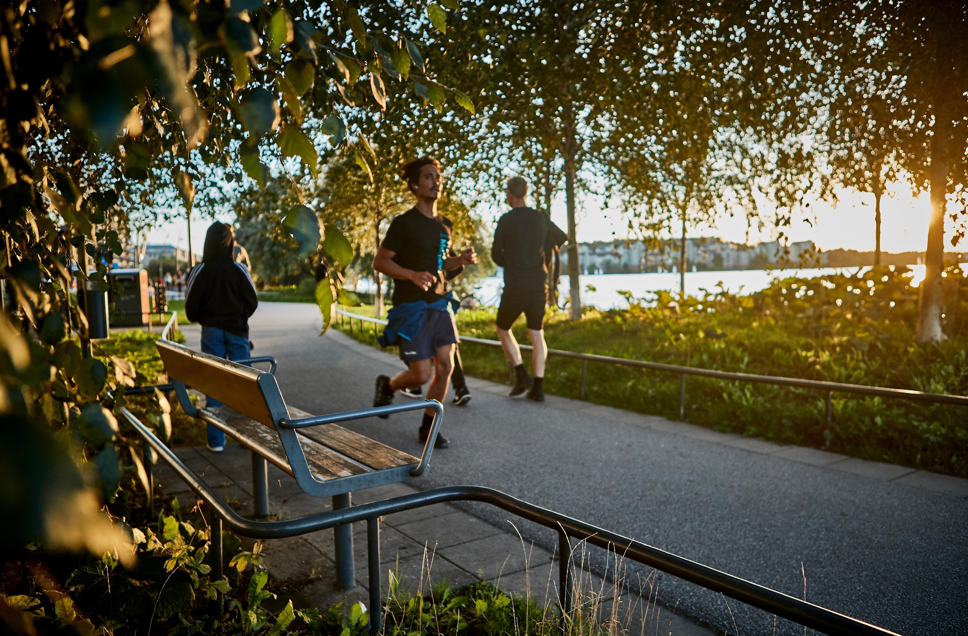 APRIL bench