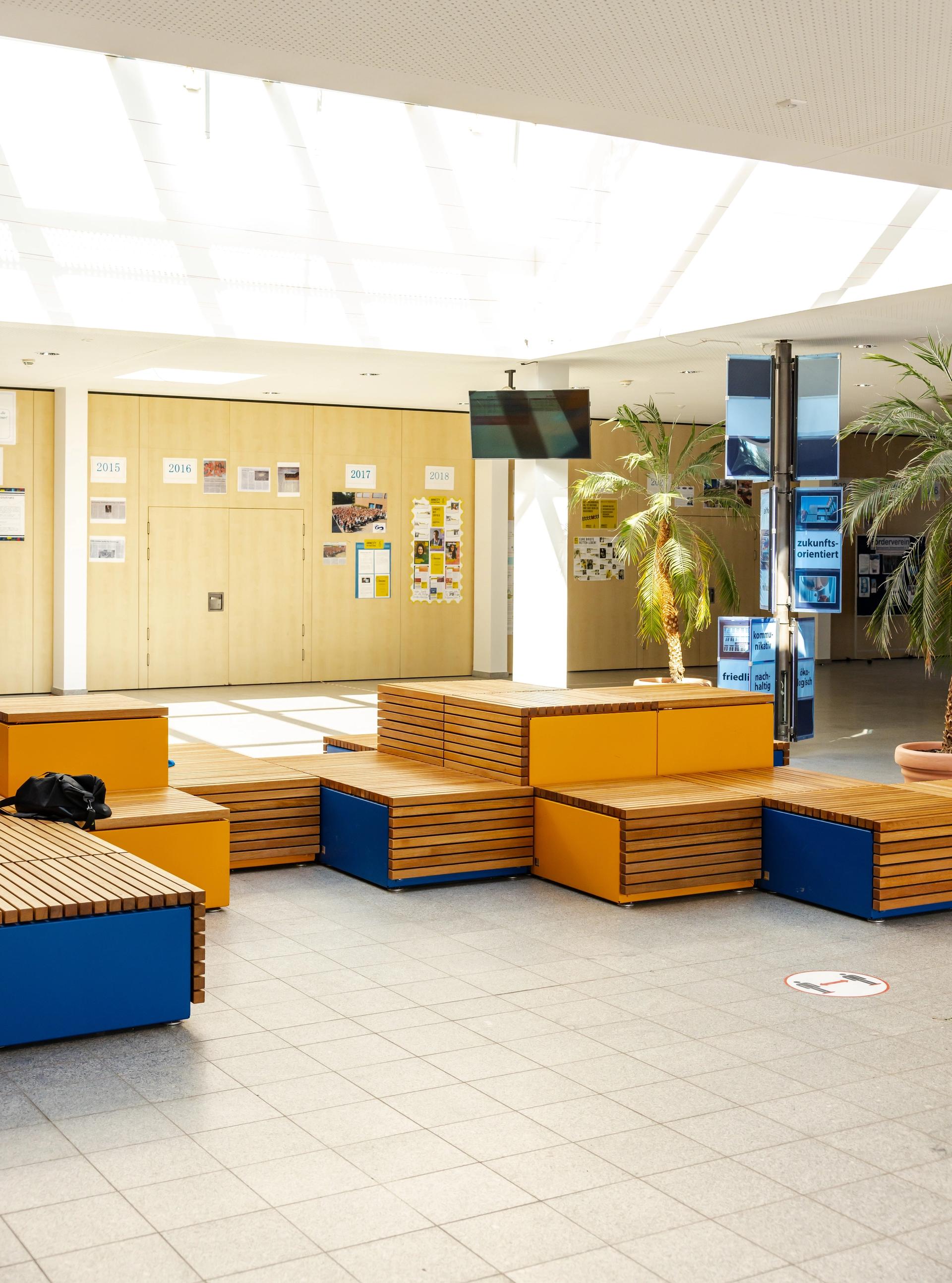 Interior spaces structured for learning and social interaction