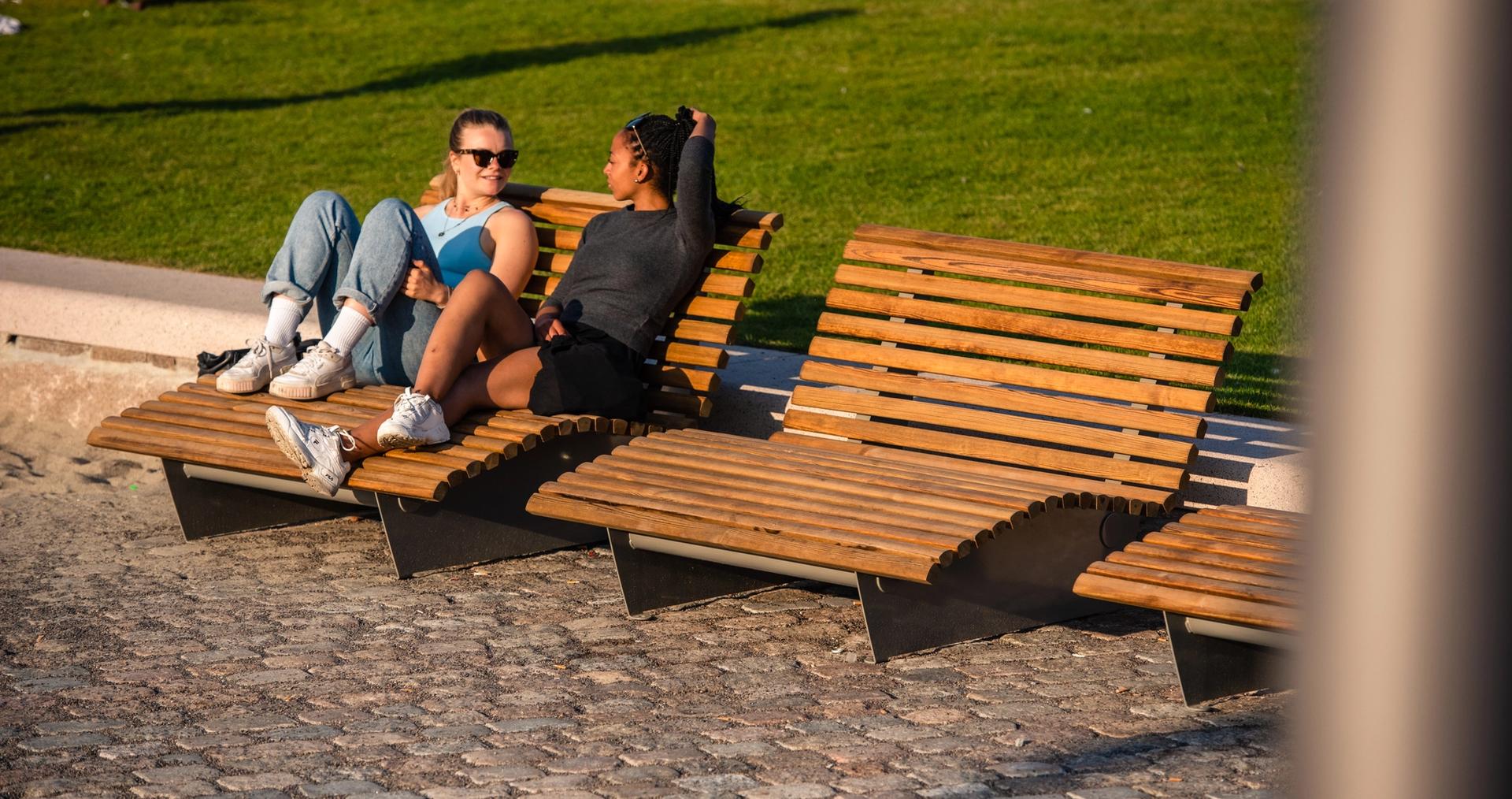 URBAN sun bench