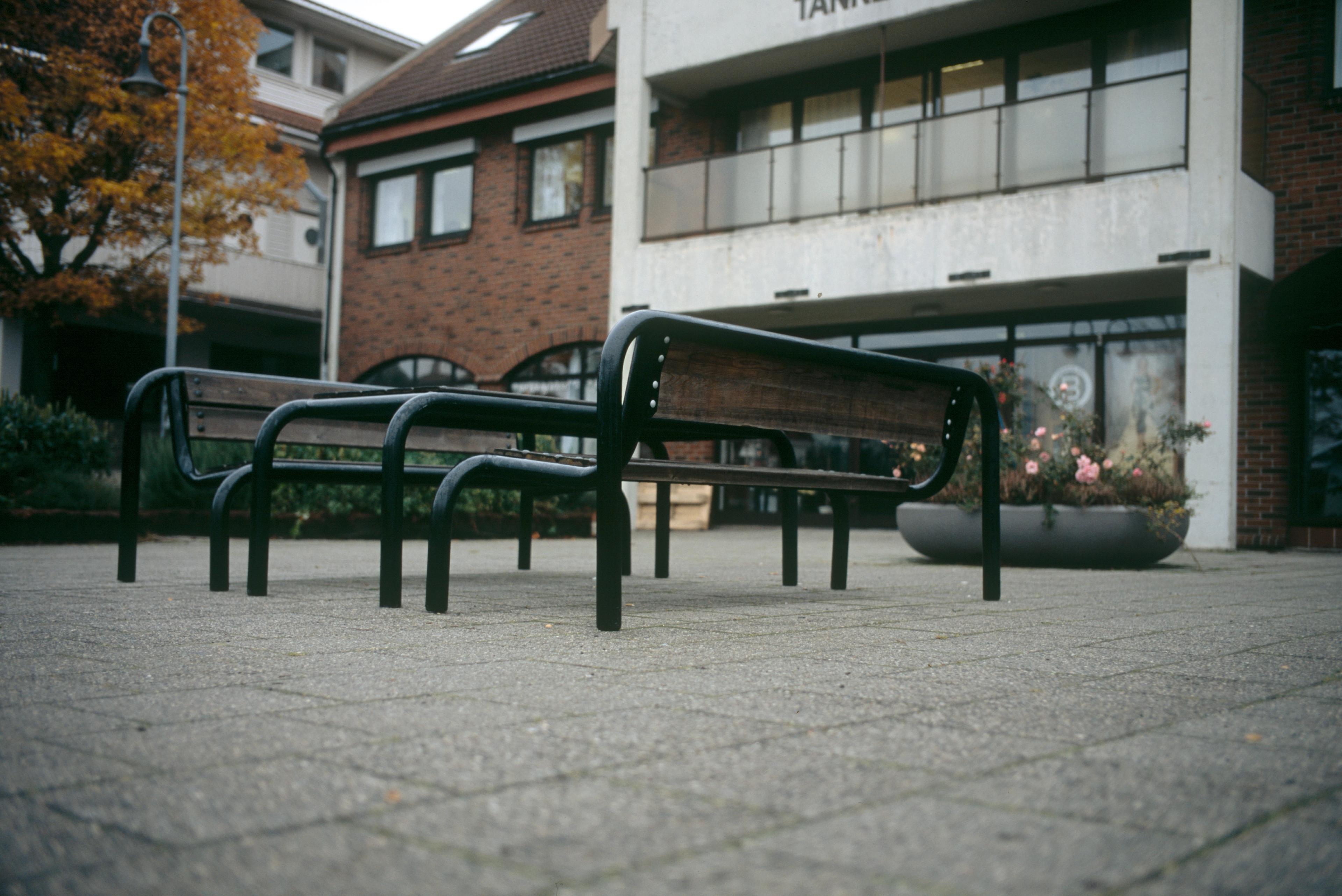 HVILAN table