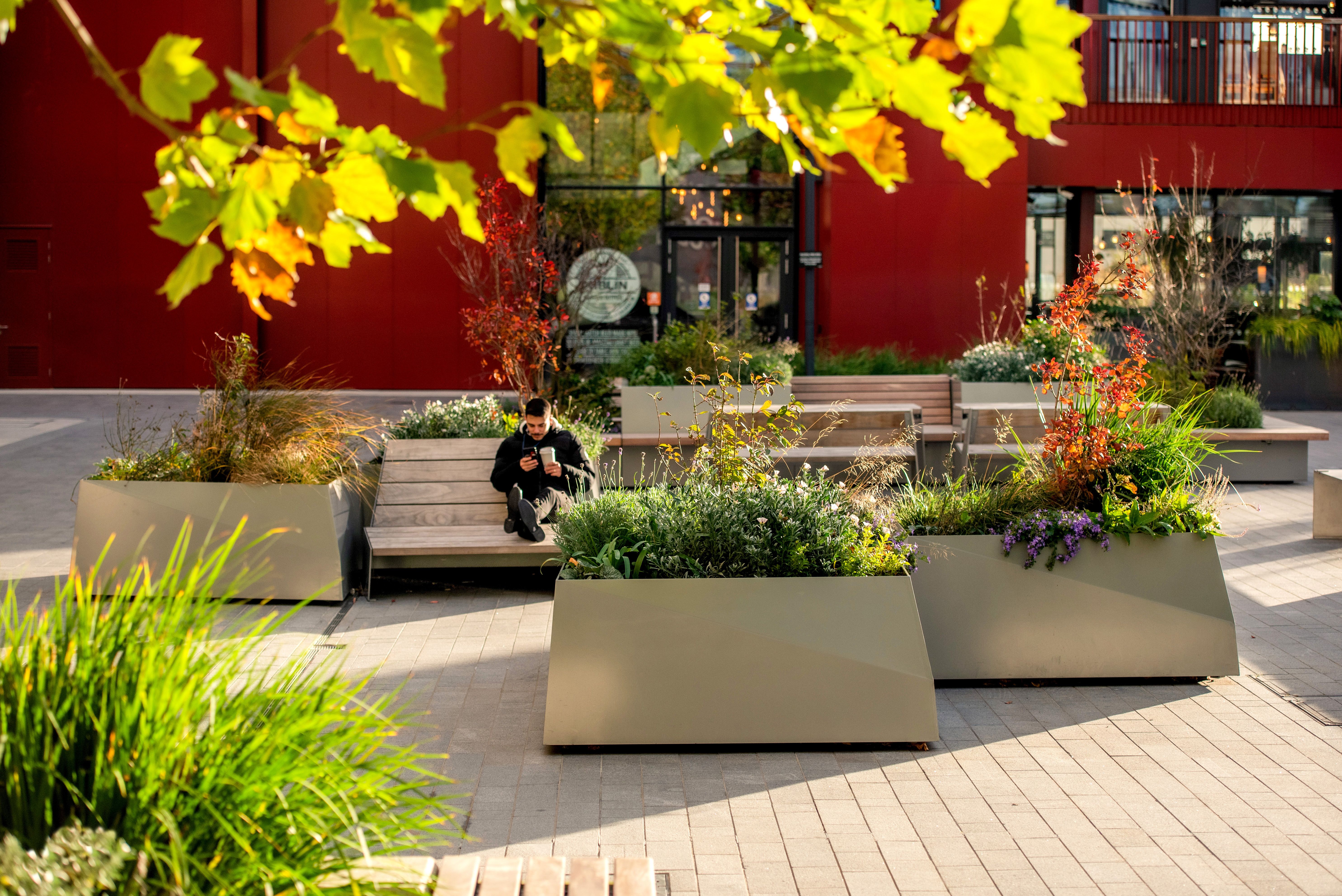 BLOC planter
