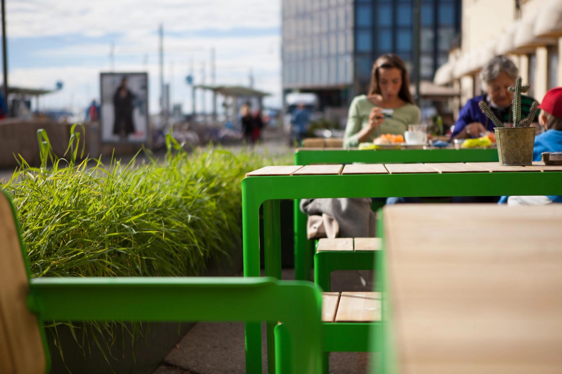 AIR table