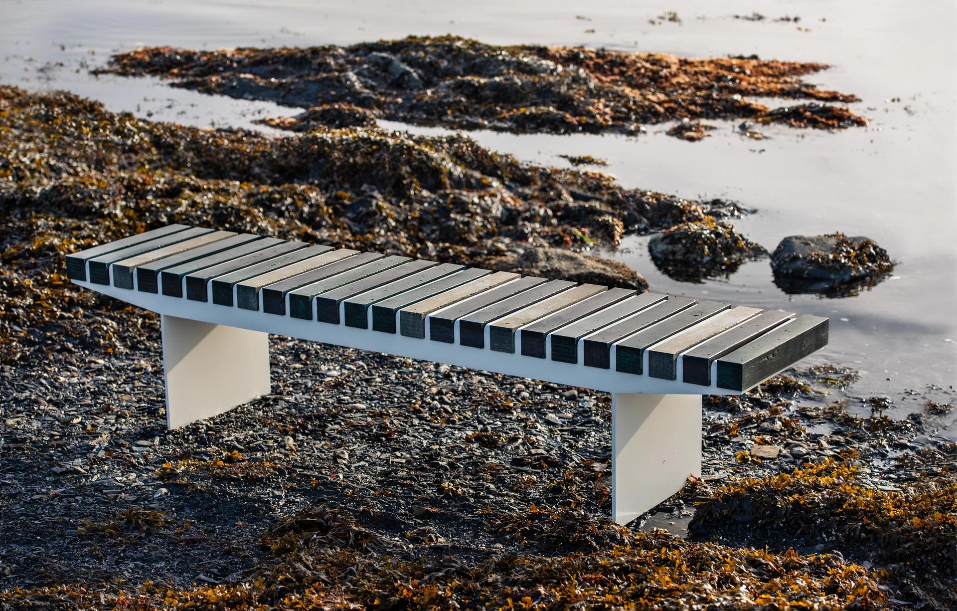 COAST bench (ocean plastic)