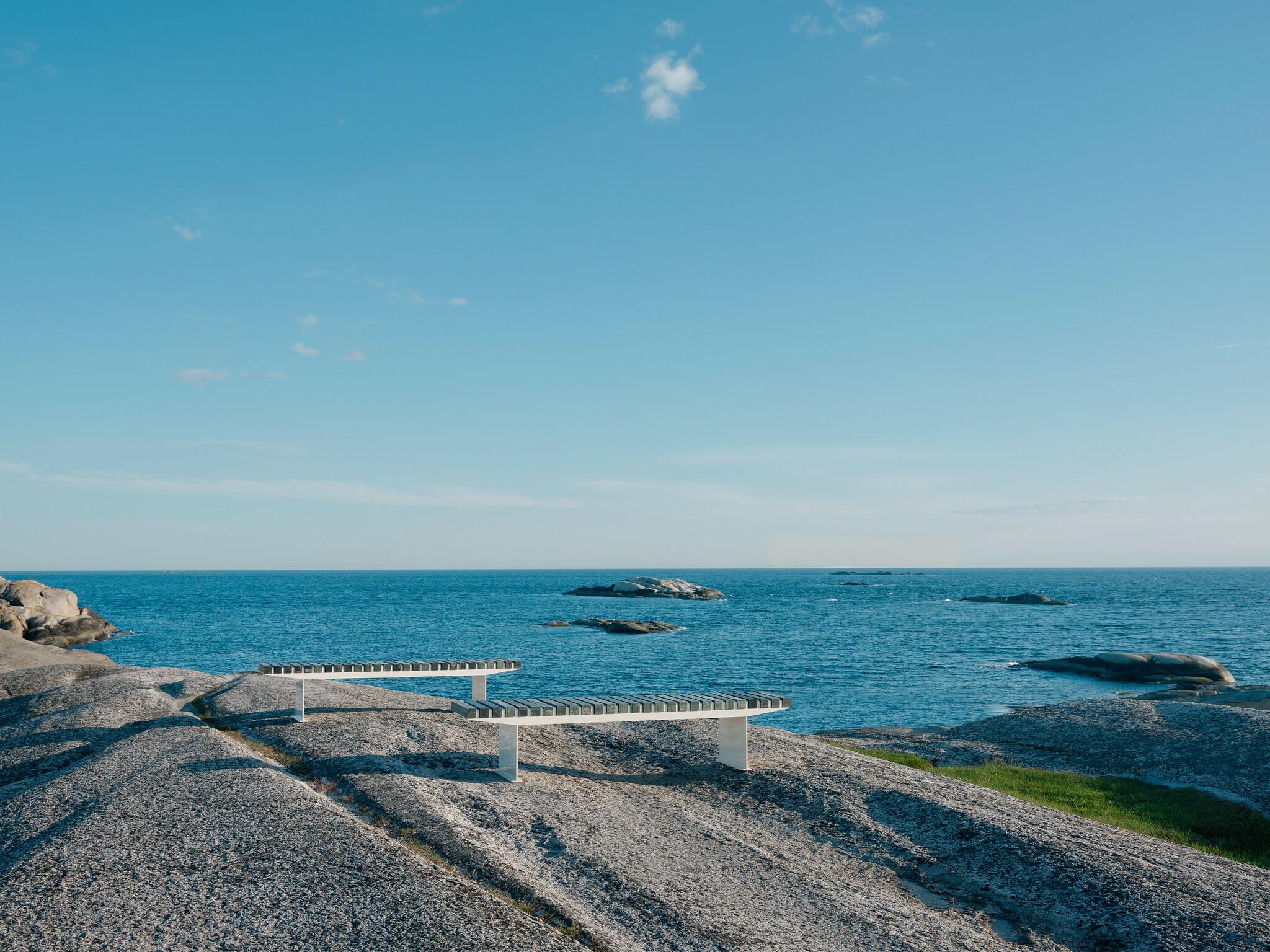 COAST bench (timber slats)