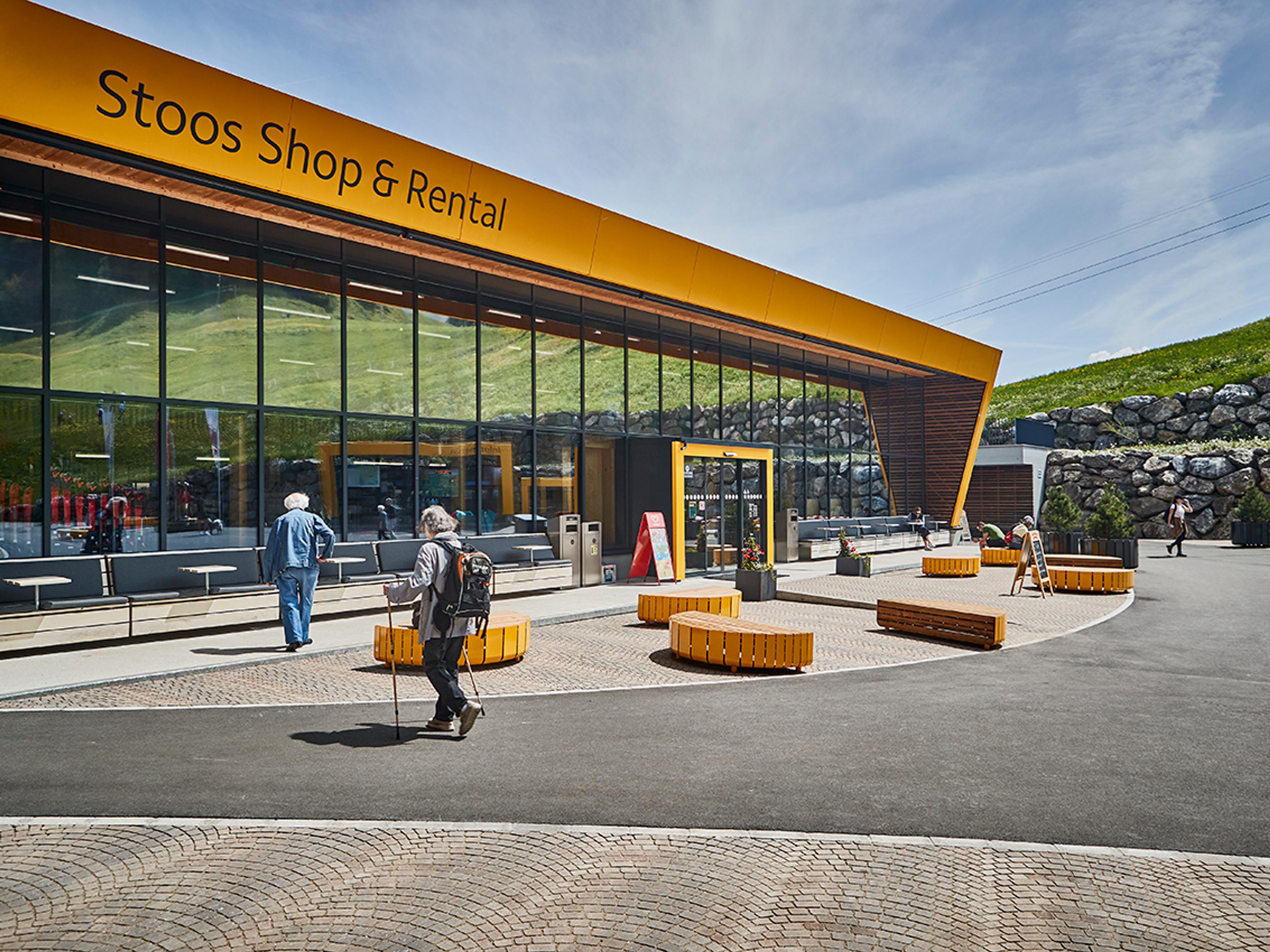 Visitor Guidance: Elevating Stoos Mountain Railways with Vestre