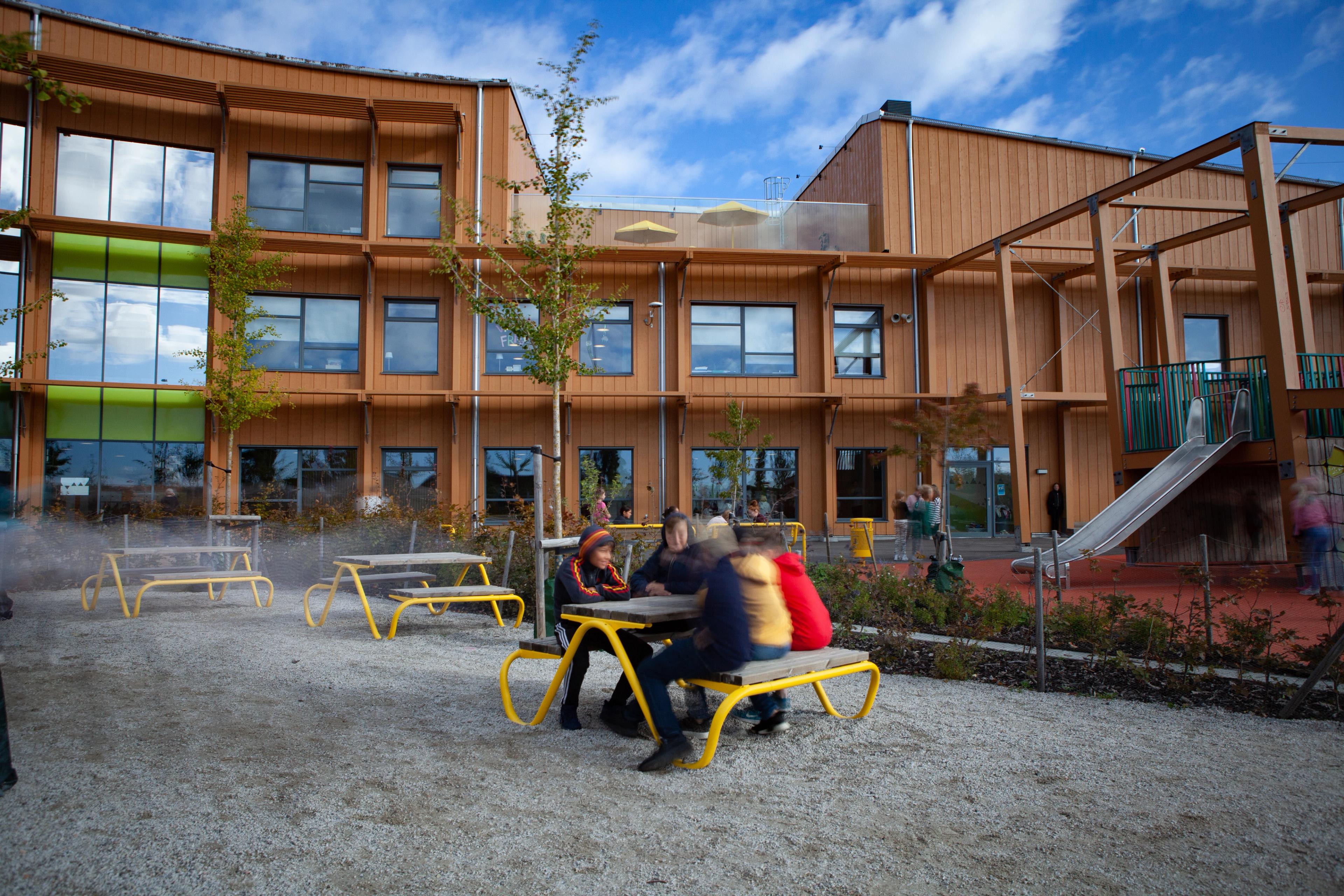 HVILAN picnic table
