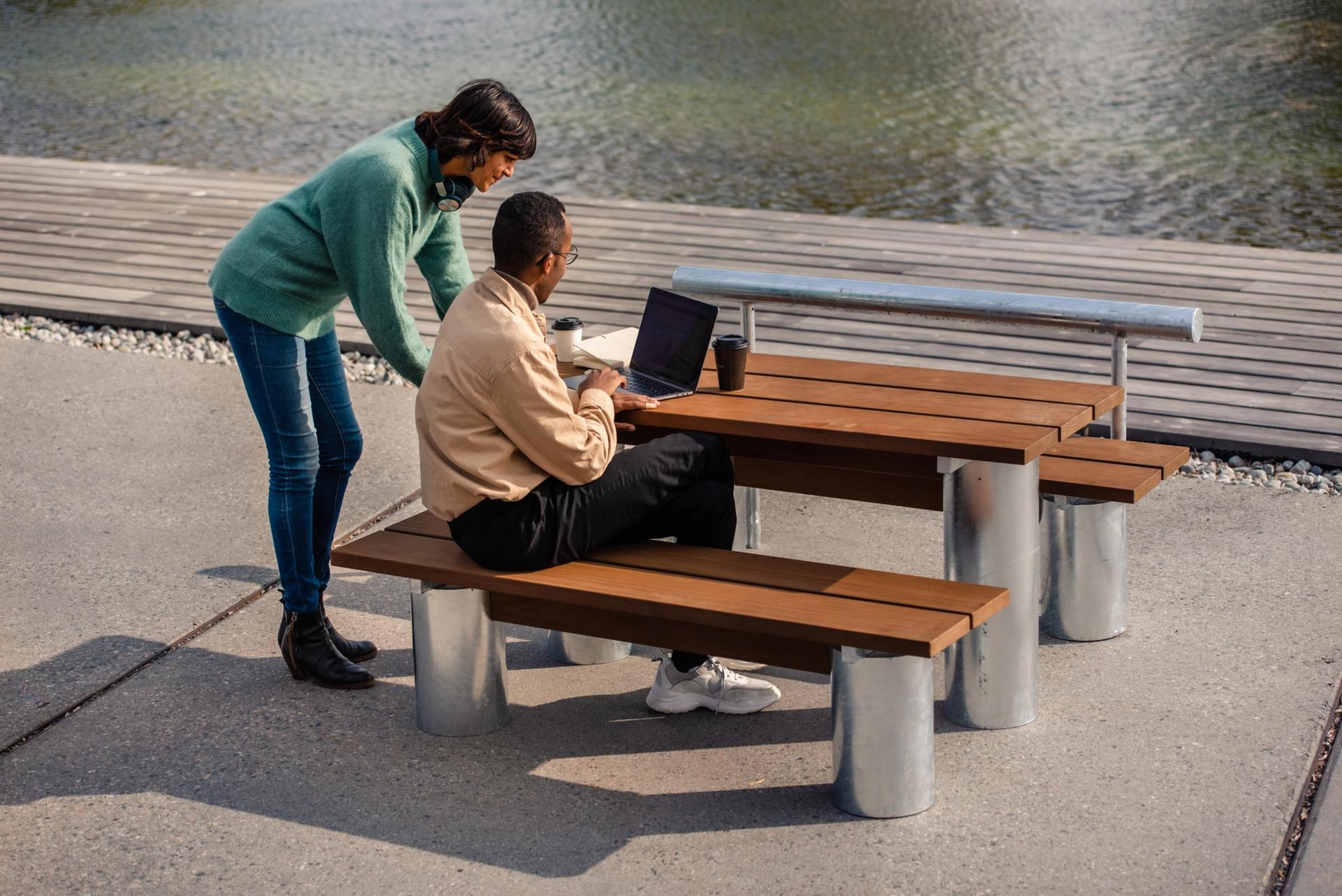 PLINTH bench