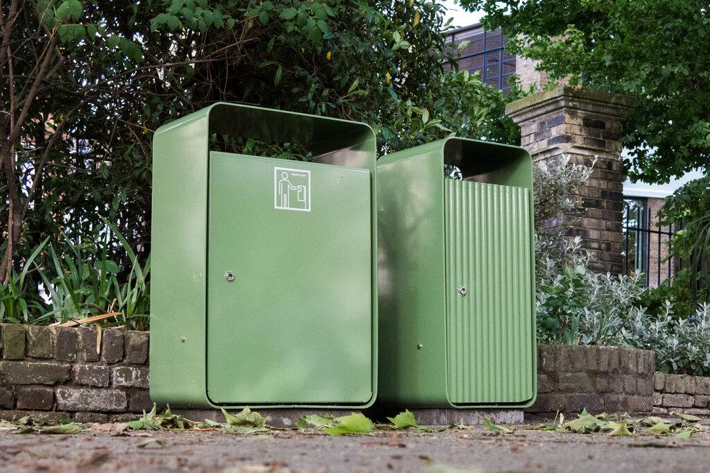 VROOM litter bin
