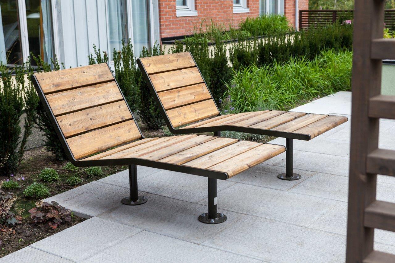 APRIL sun bench