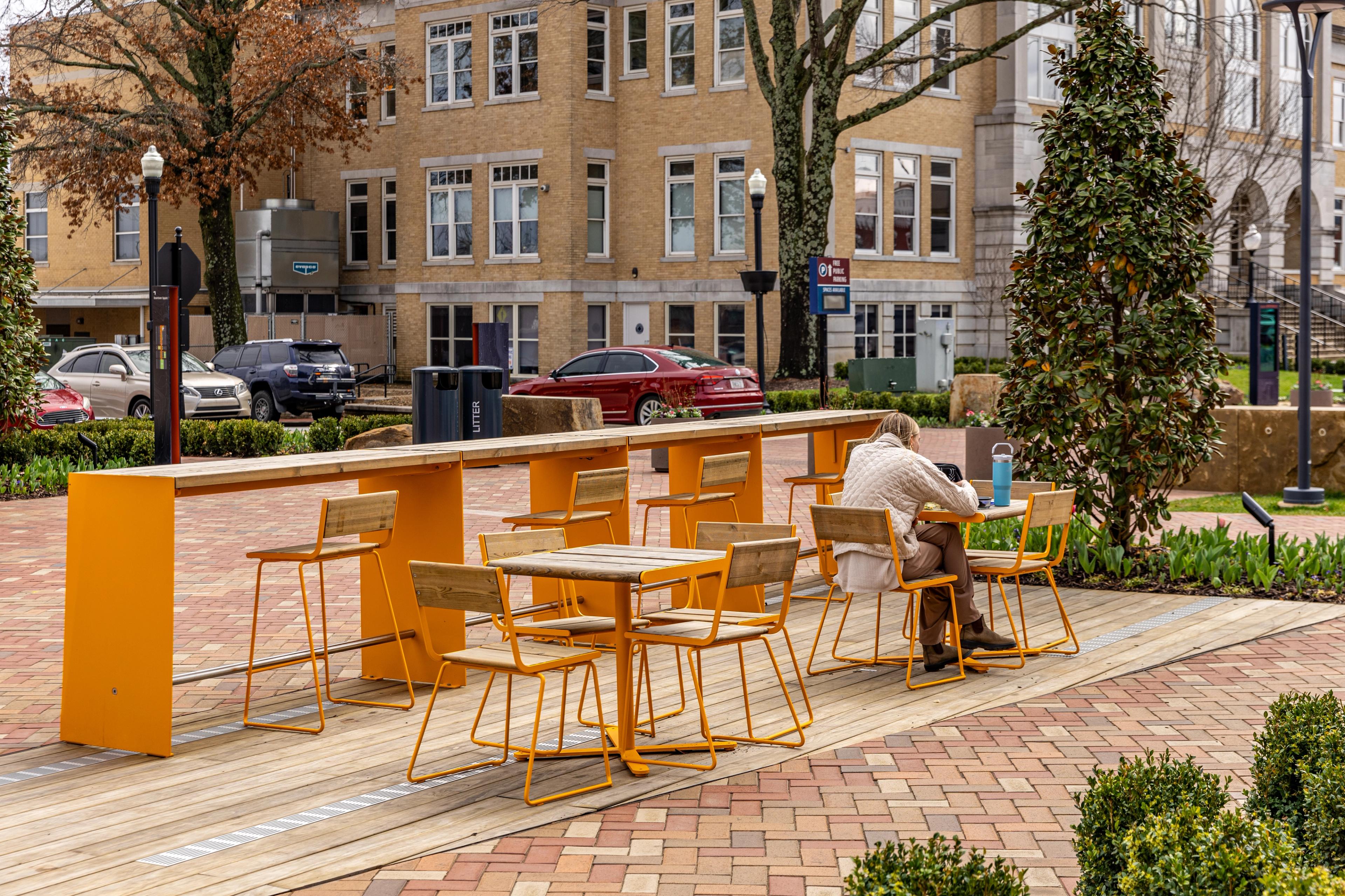 BLOC bar table
