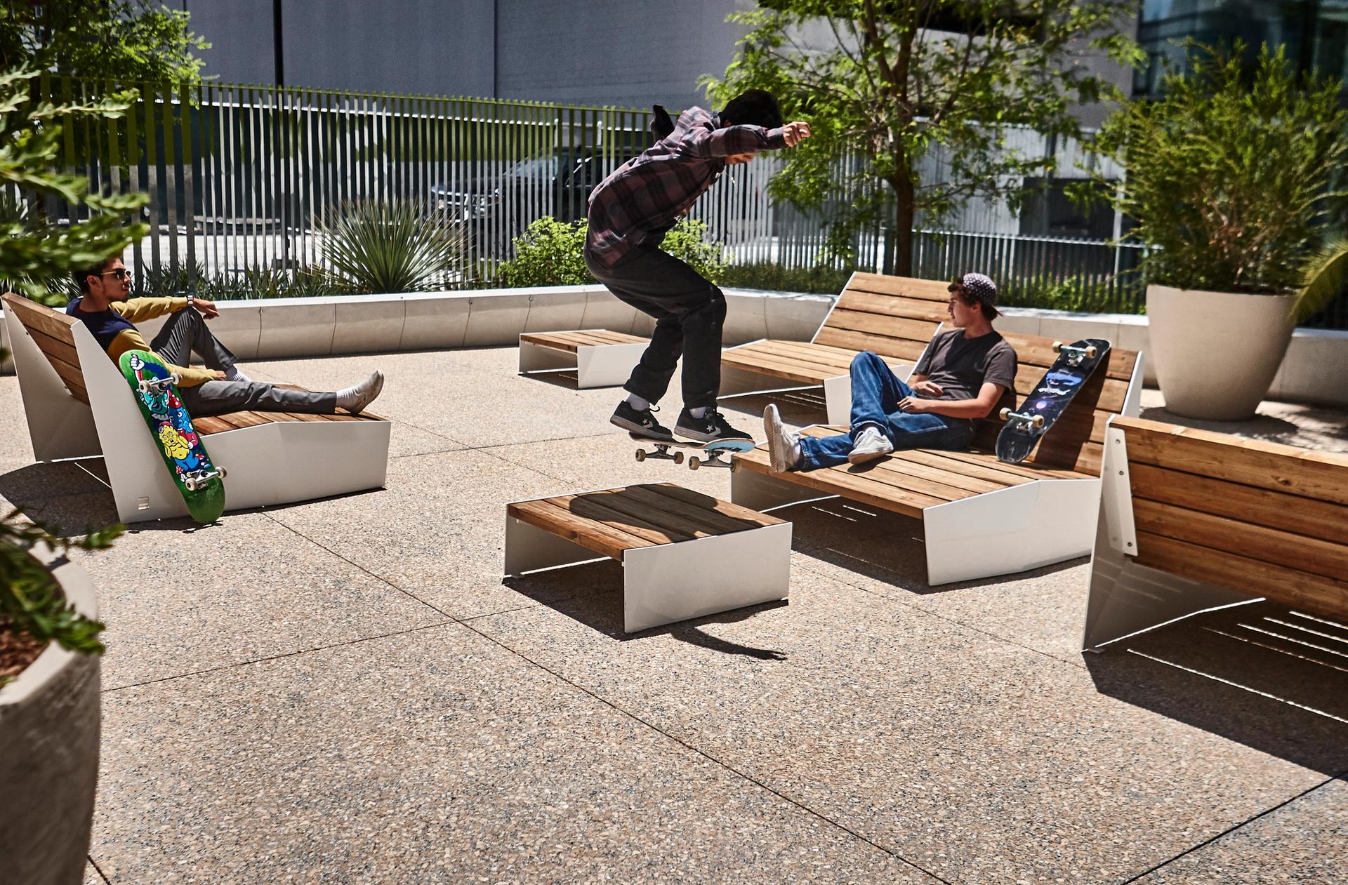 BLOC loungebord