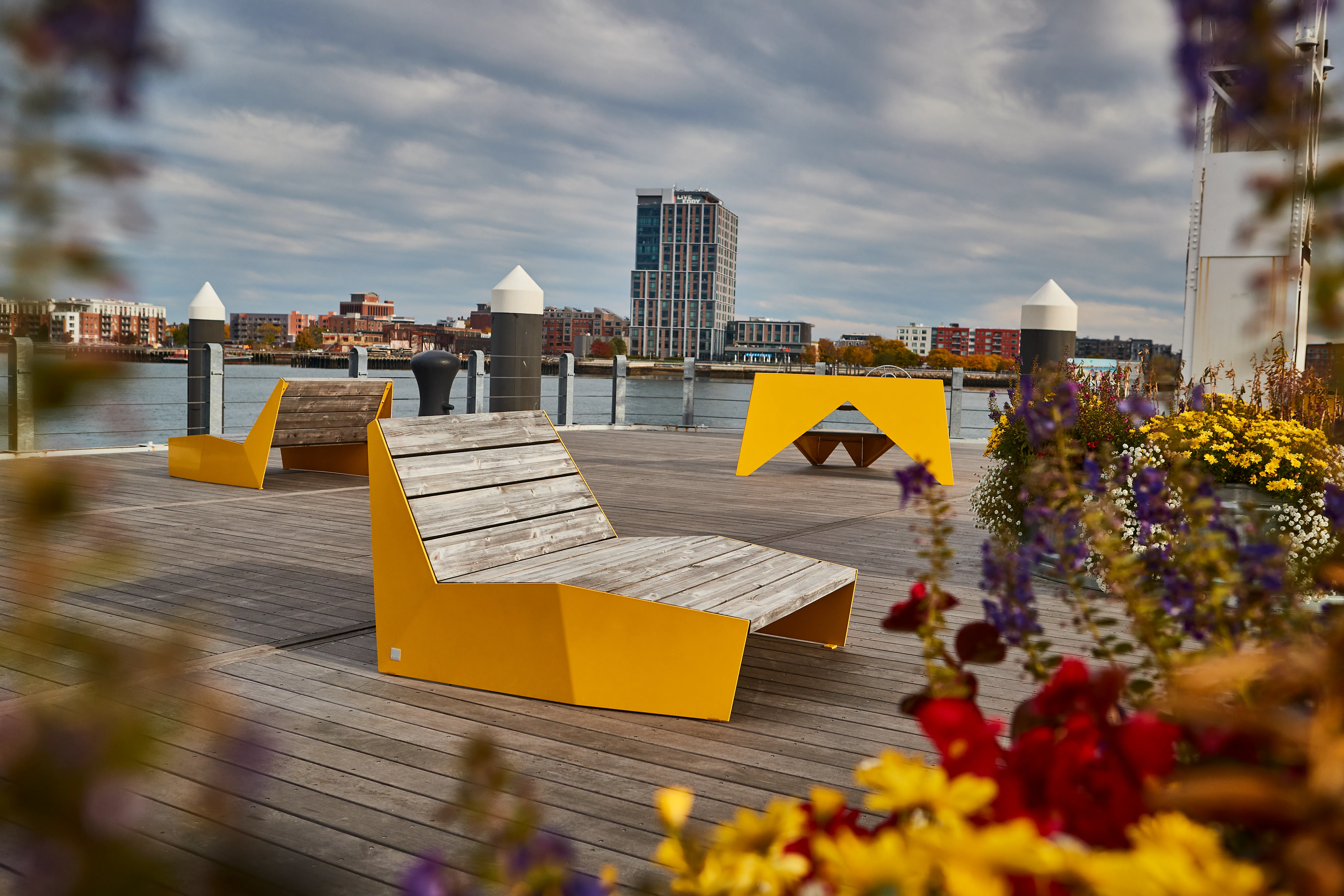 BLOC sun bench