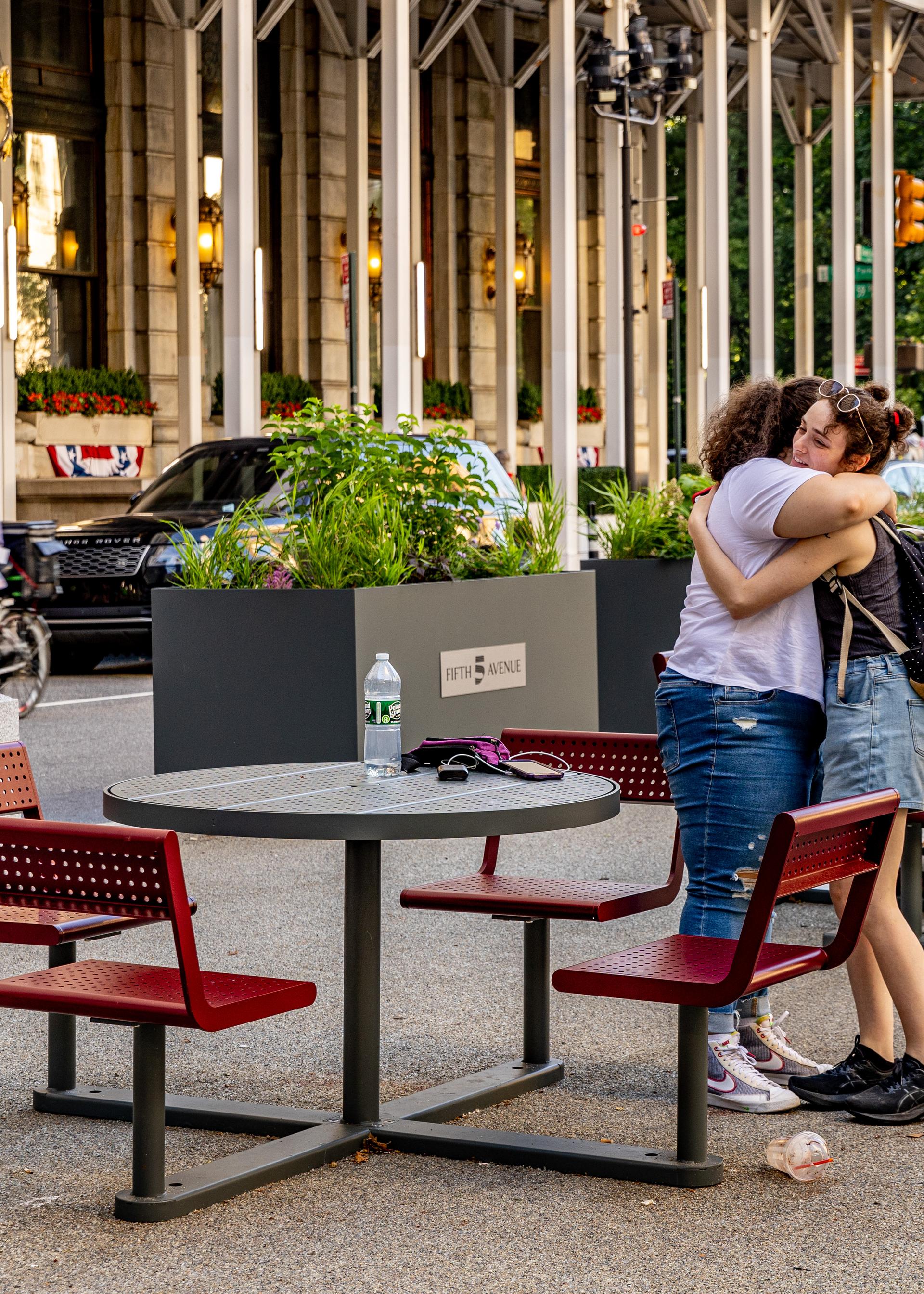 Fifth Avenue Plaza - Et nyt offentligt udflugtsmål ved indgangen til Central Park