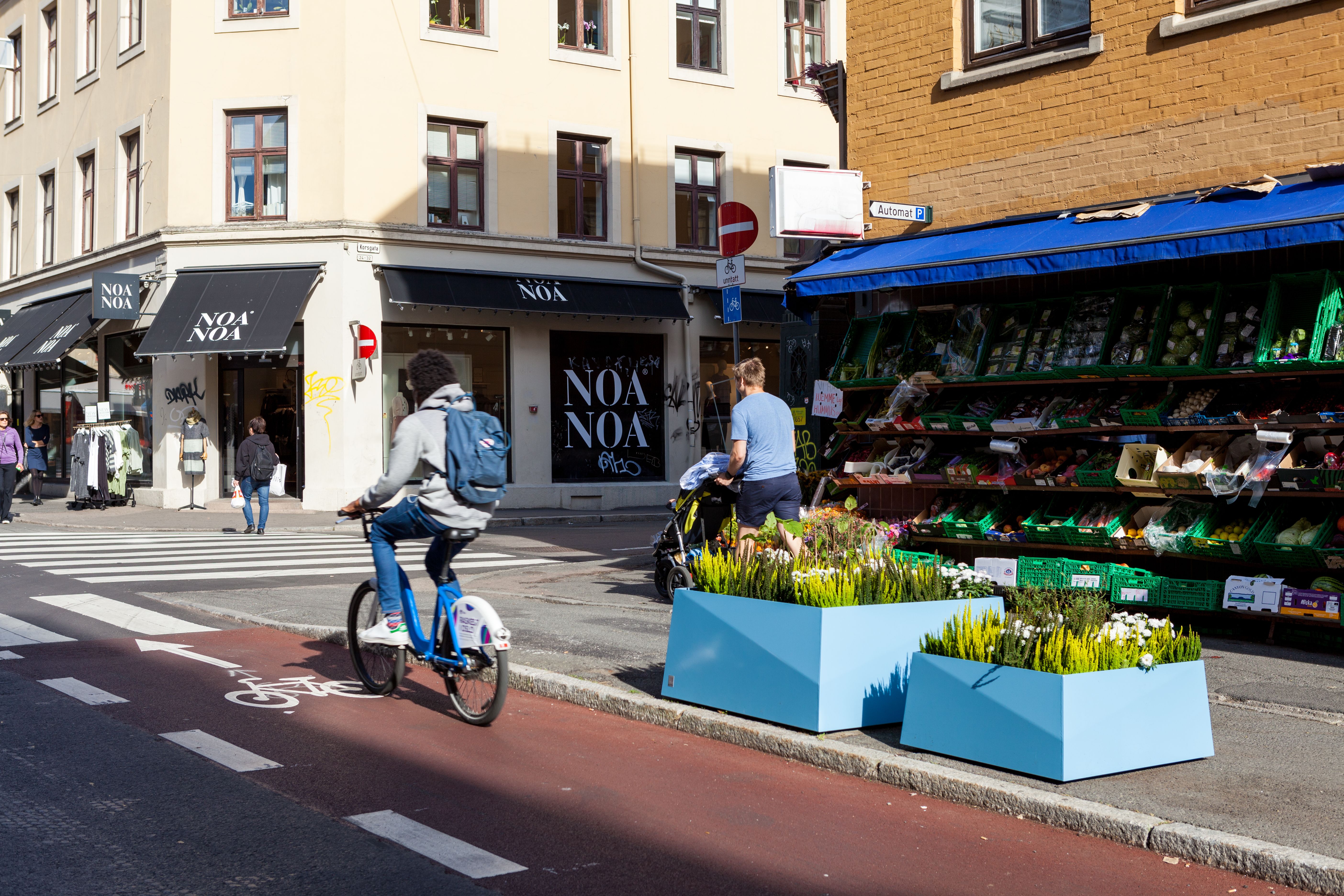 BLOC planter