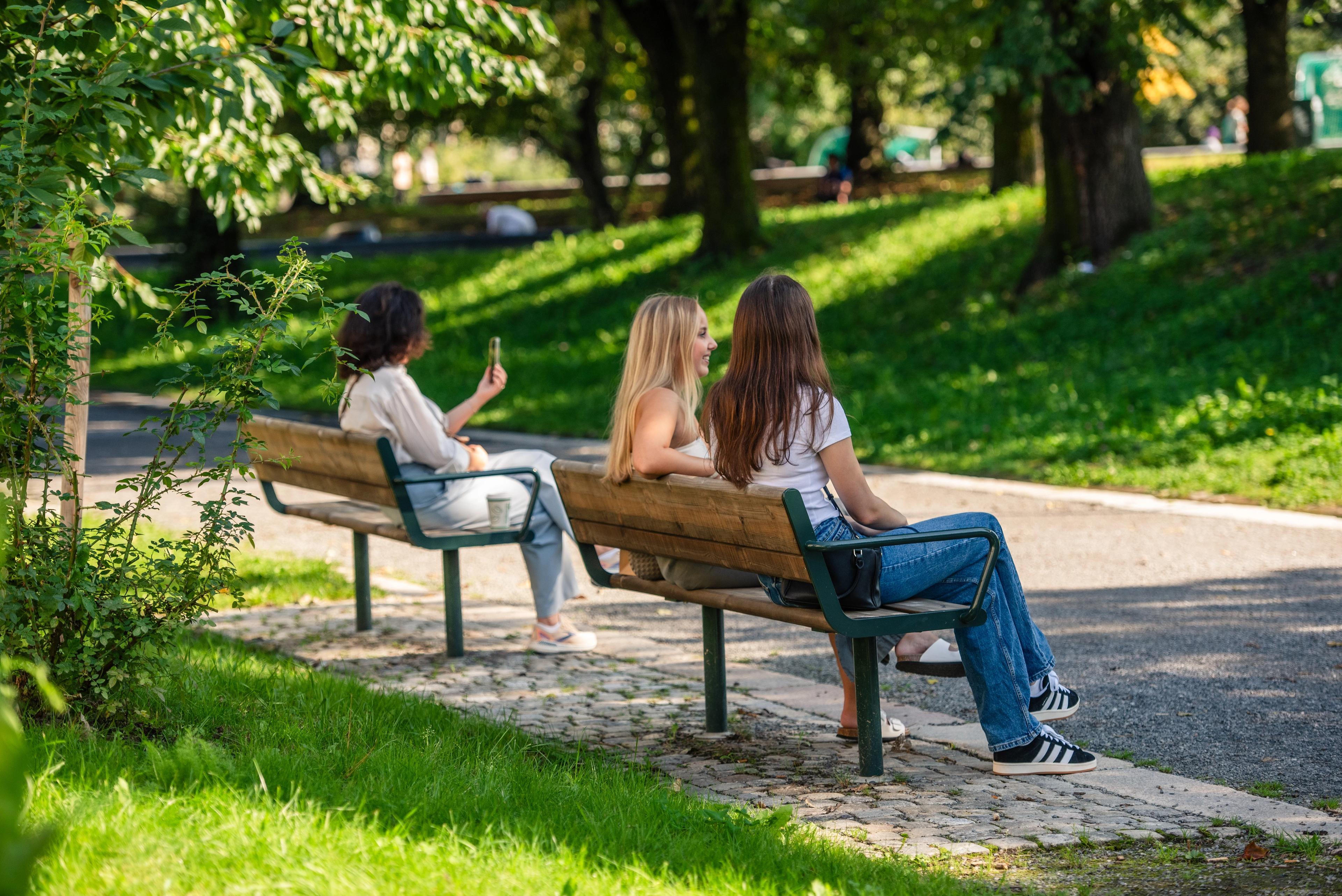 APRIL Stavanger bench