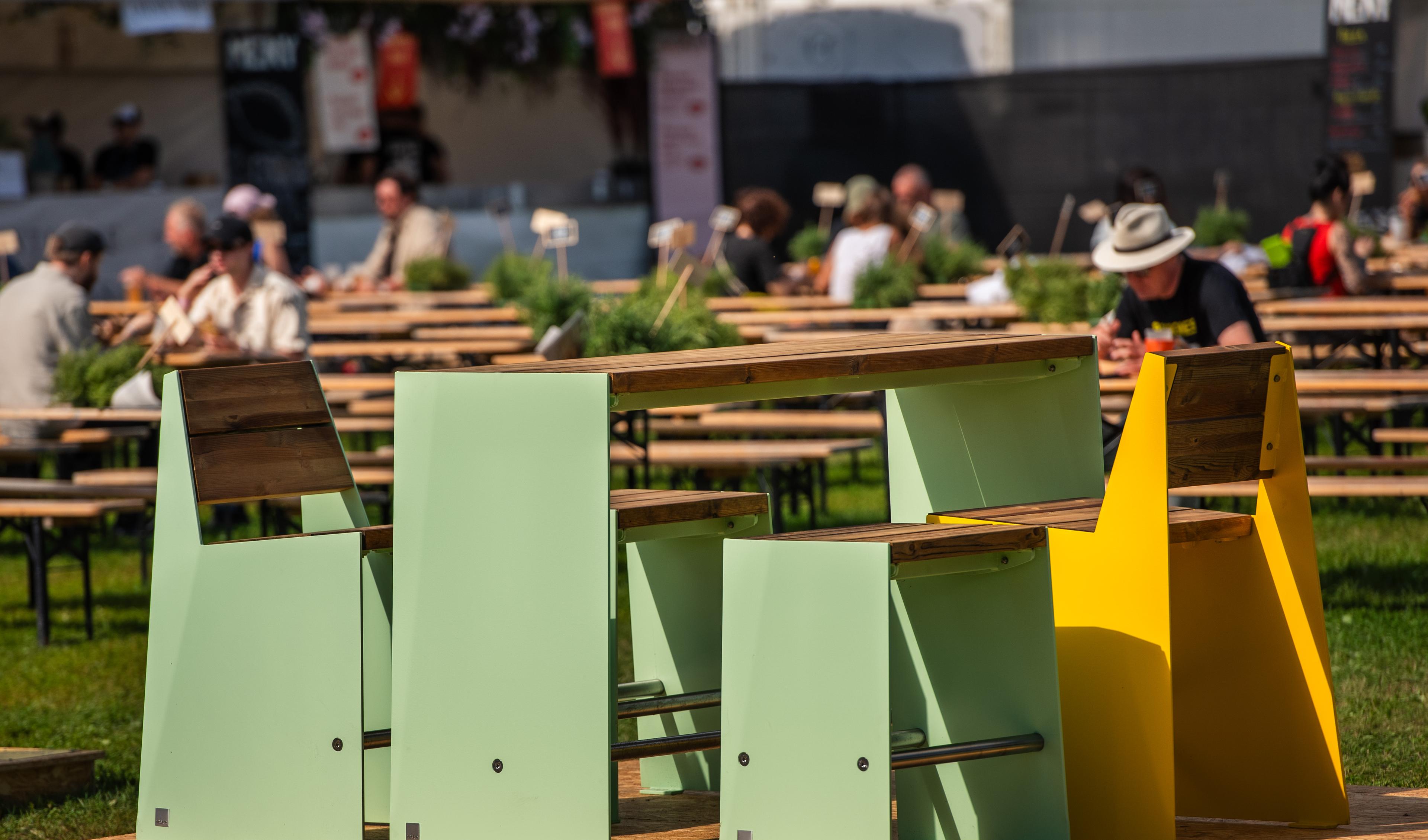 BLOC bar chair