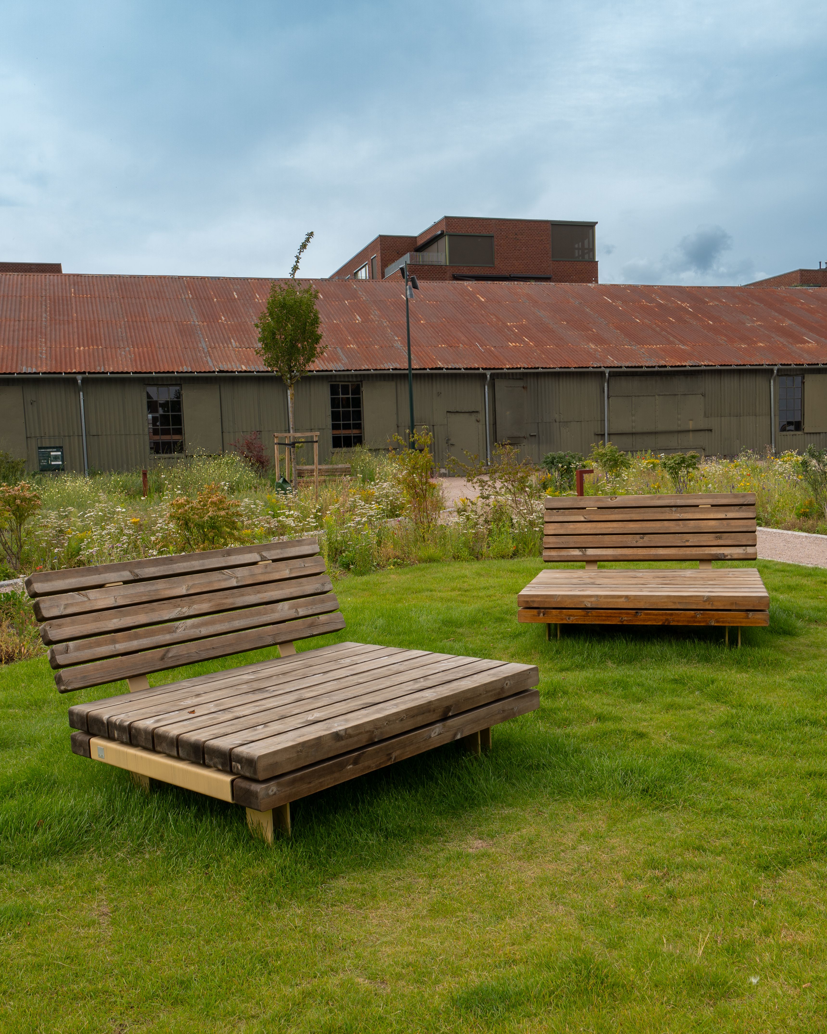 KONG sun bench