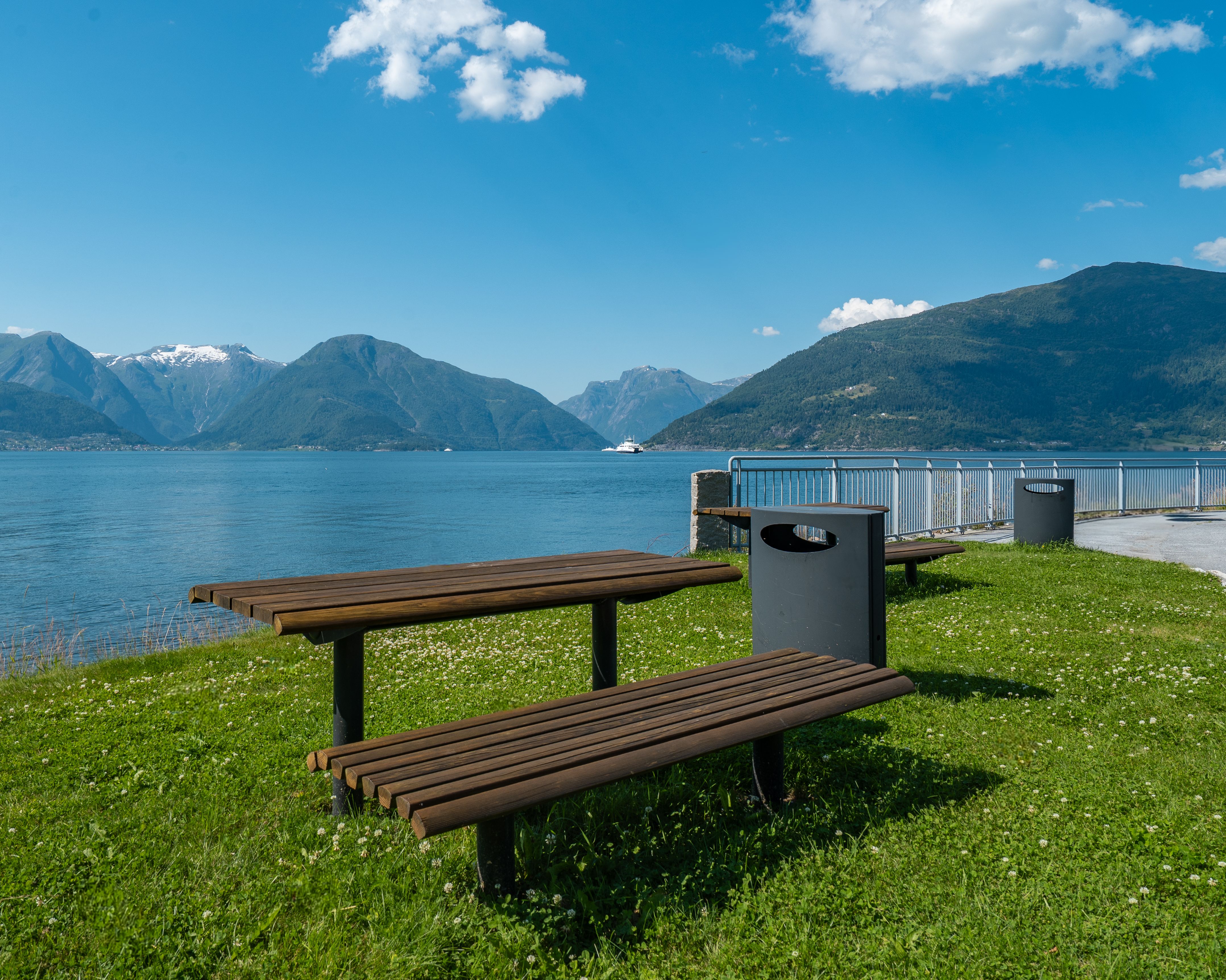 URBAN table