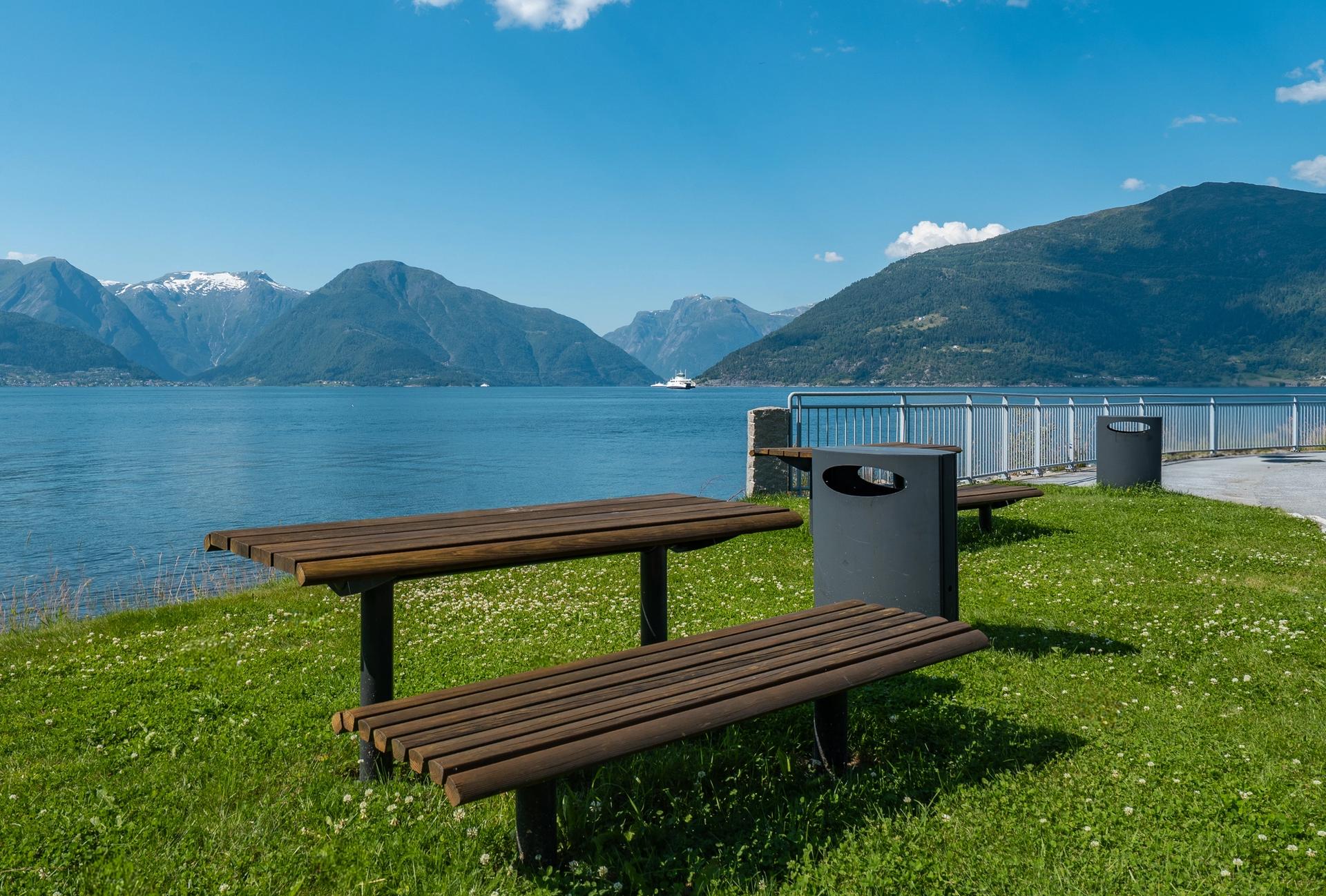 URBAN table