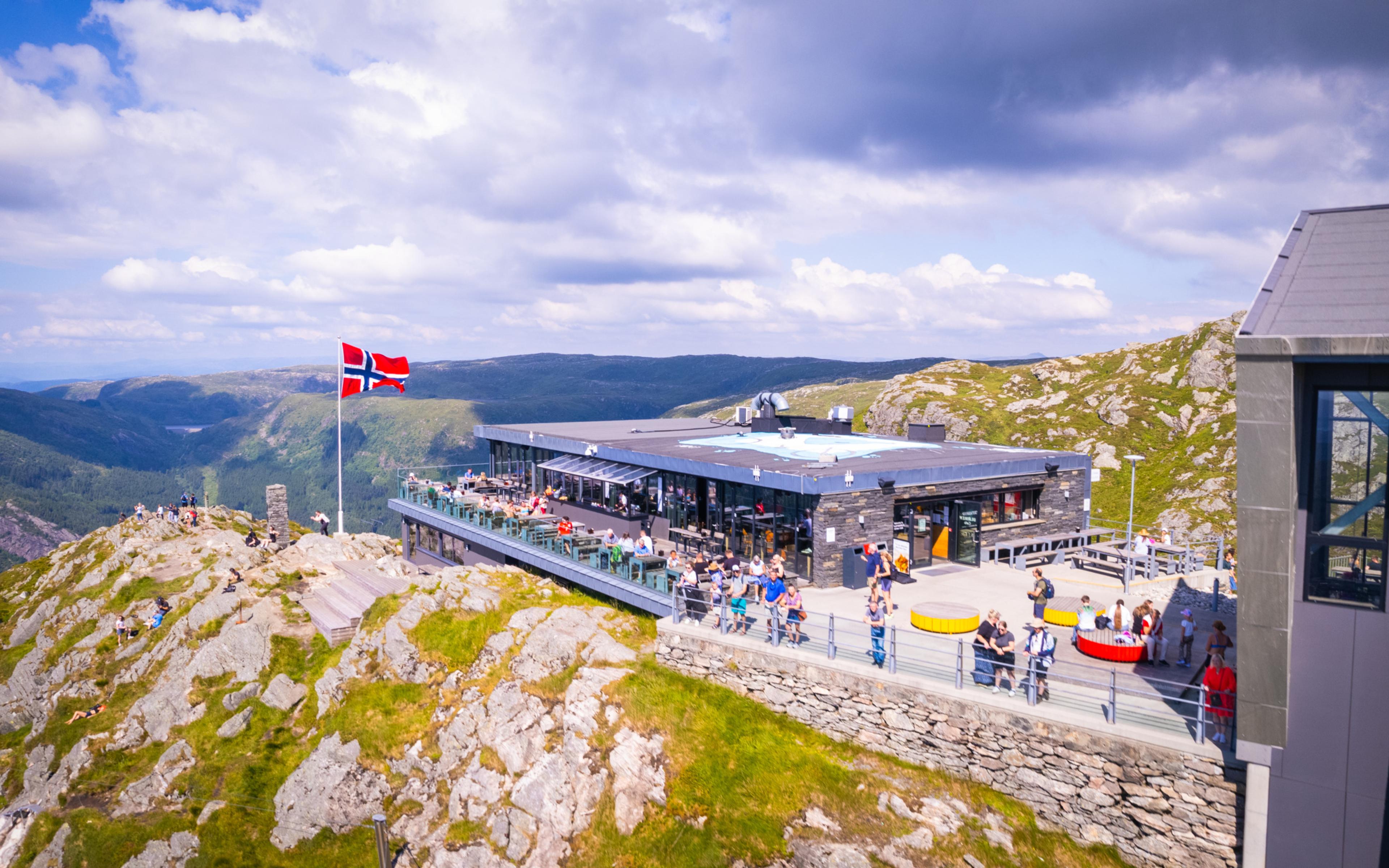 Comment l'architecture et le design ont propulsé la plus haute montagne de Bergen vers de nouveaux sommets