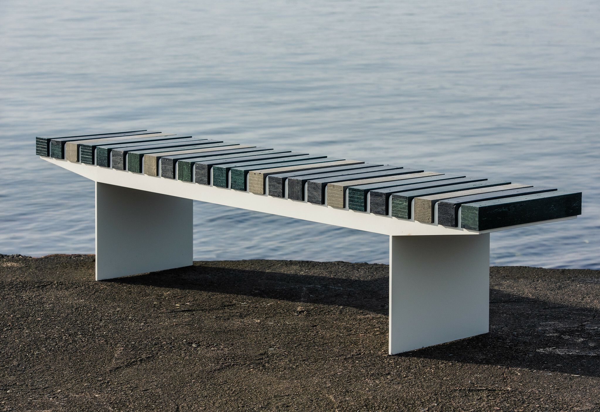 COAST bench (ocean plastic)