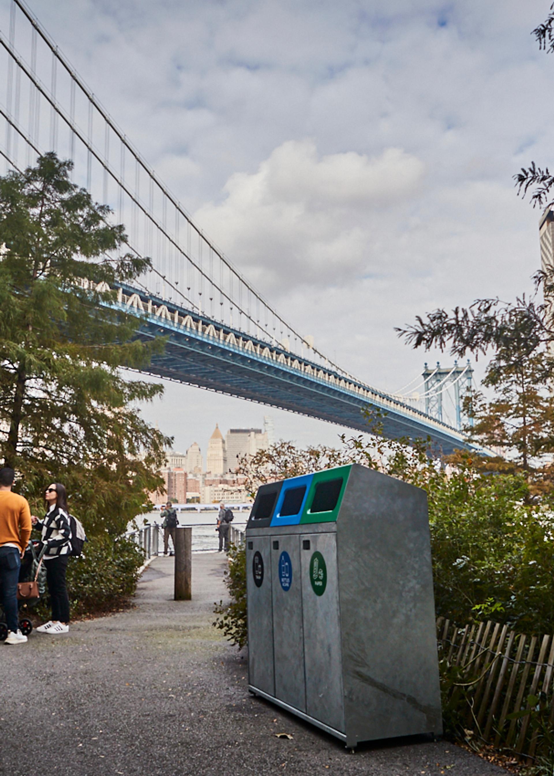 Abfallmanagement als Teil der Freiraumqualität im Brooklyn Bridge Park