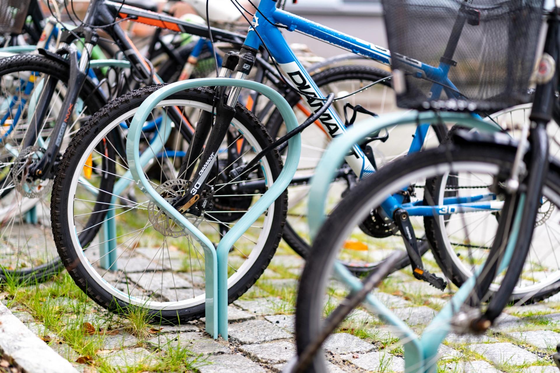 FOLK cycle stand