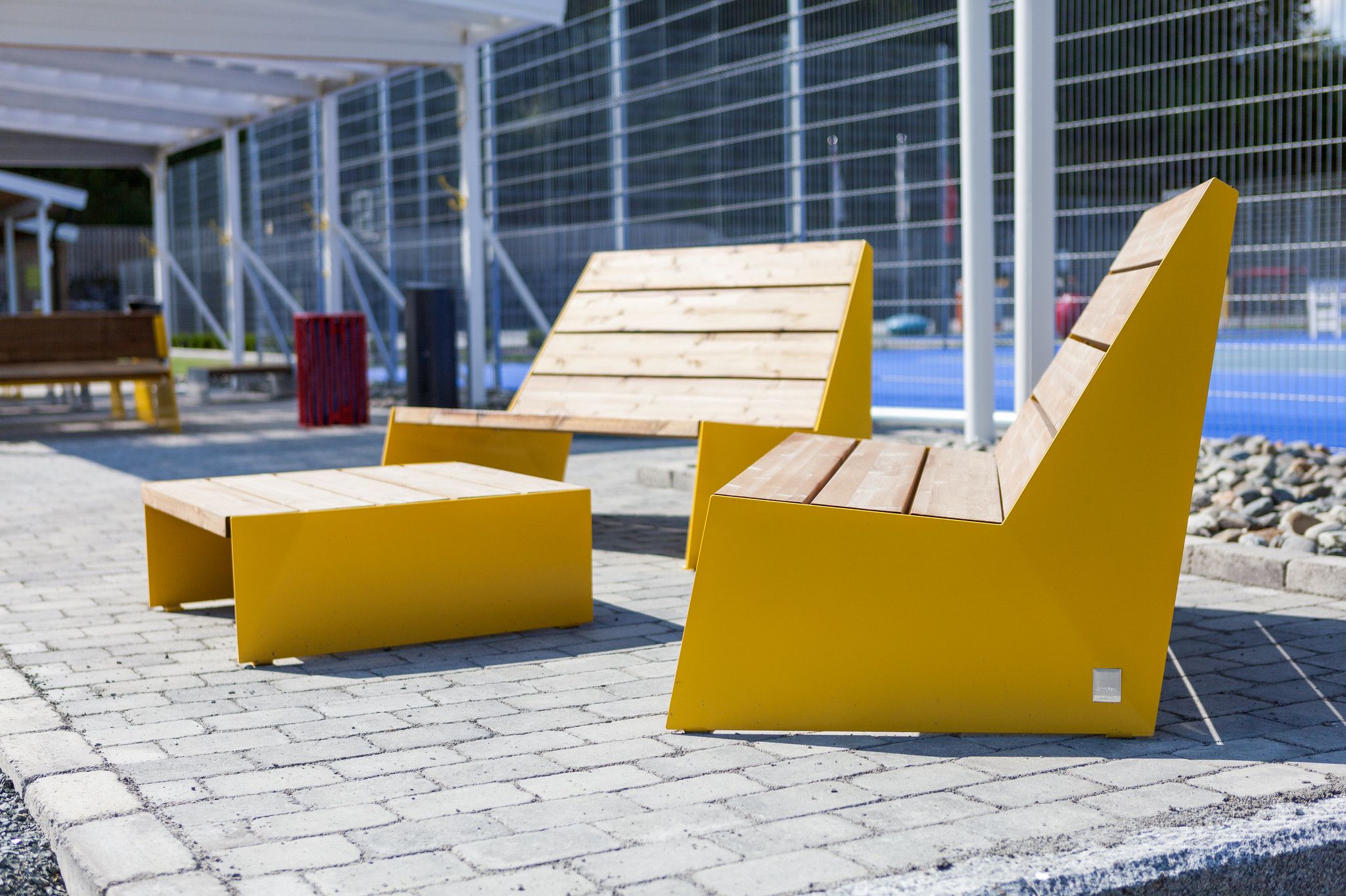 BLOC lounge table