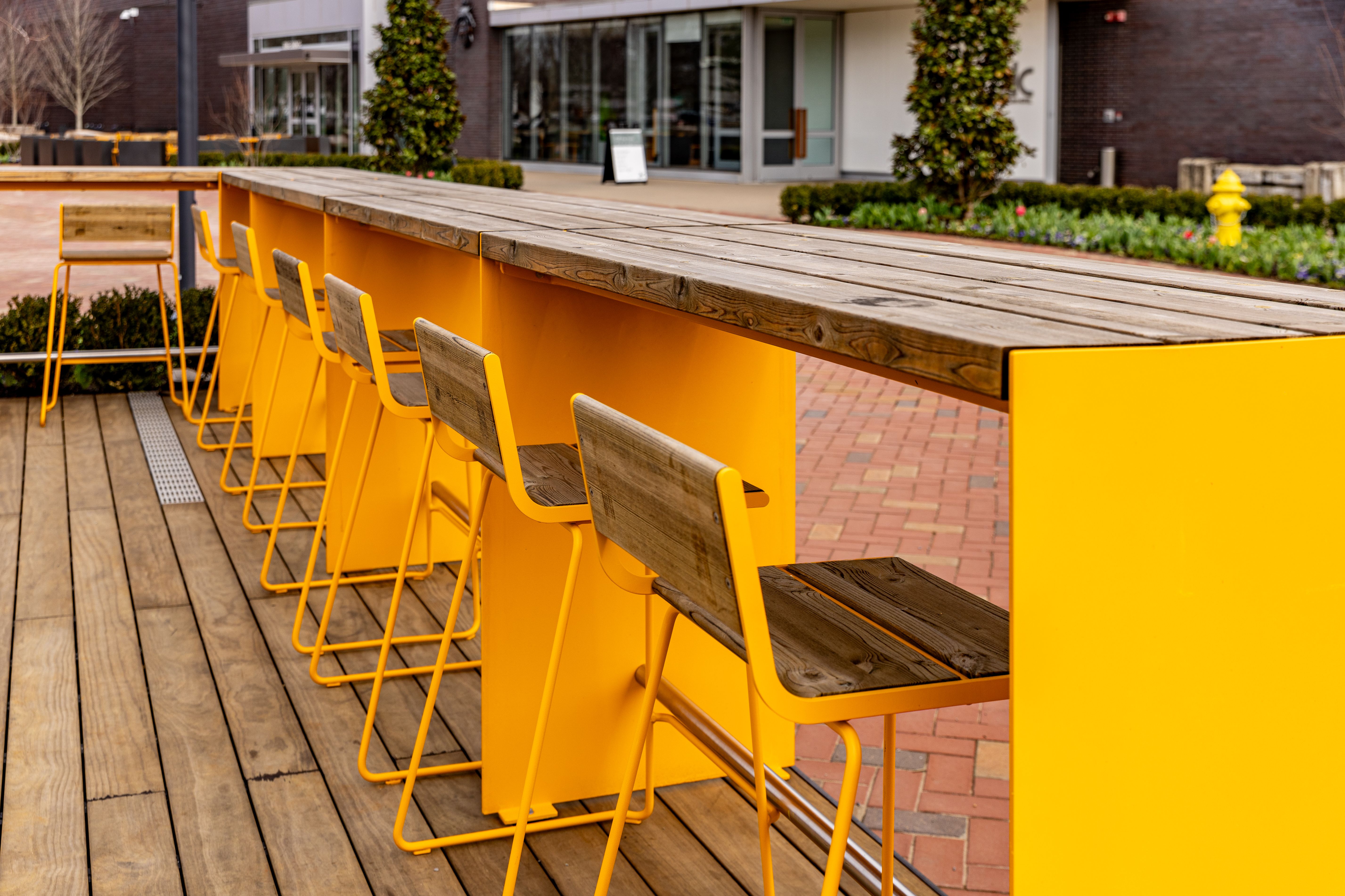 BLOC bar table