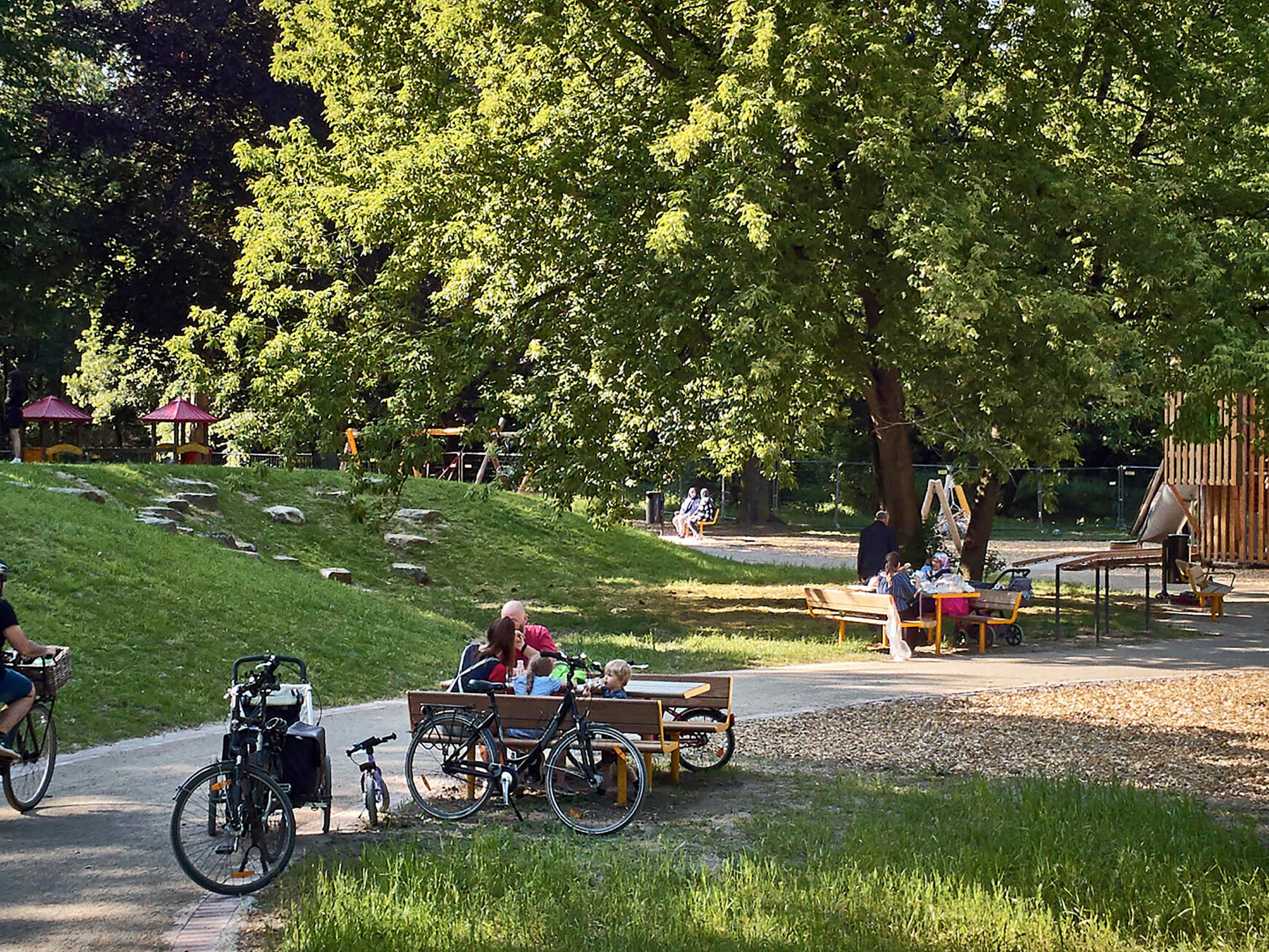Revierparks 2020+: Bærekraftig transformasjon med Vestre utemøbler gir ny livskvalitet i Ruhr-regionen