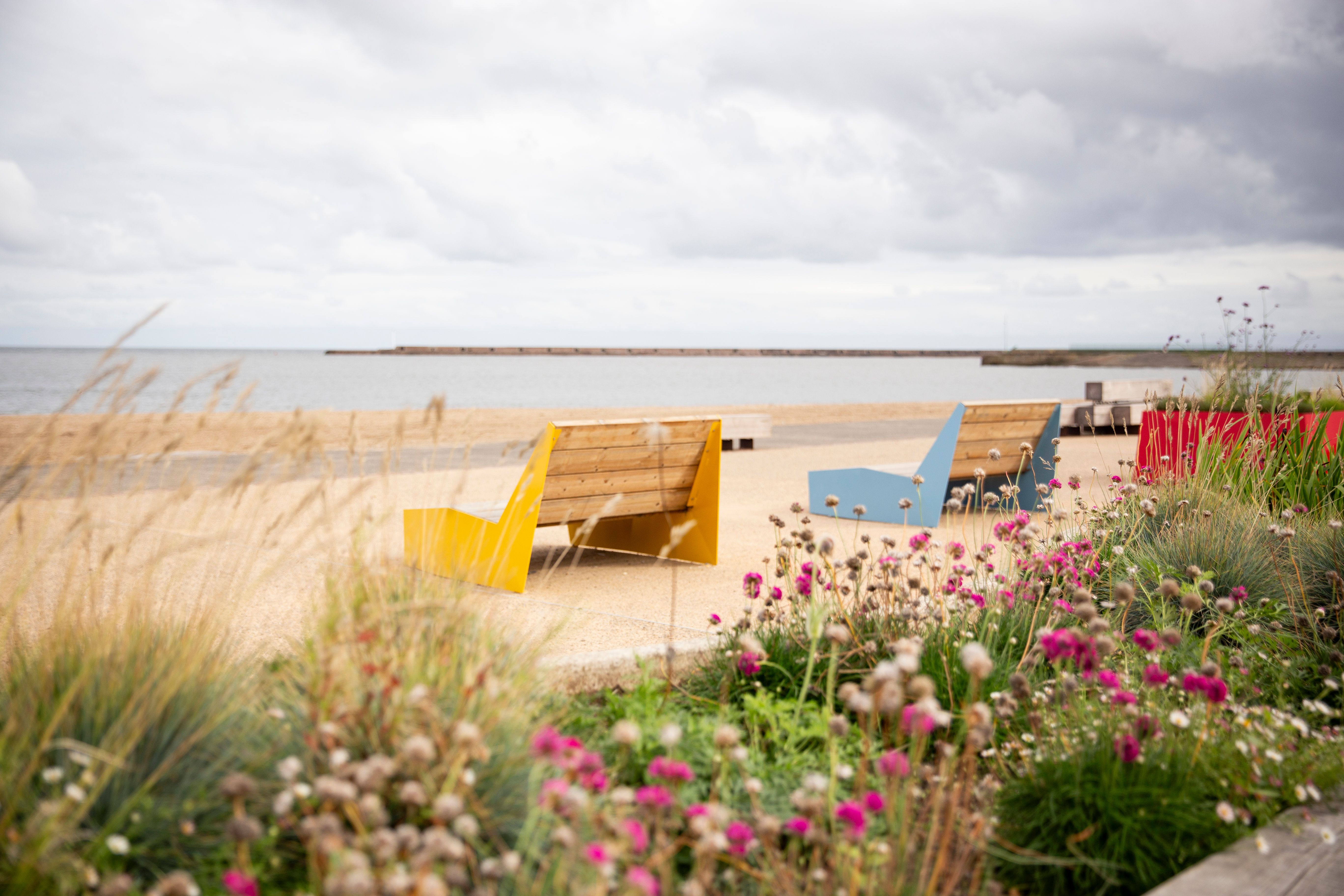 BLOC sun bench