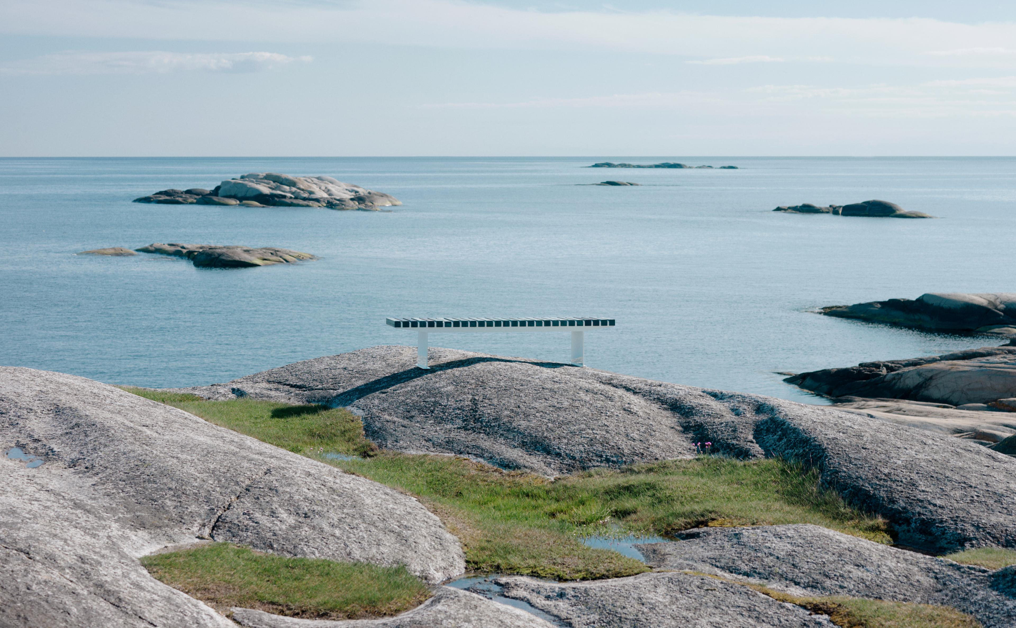 COAST bench (ocean plastic)