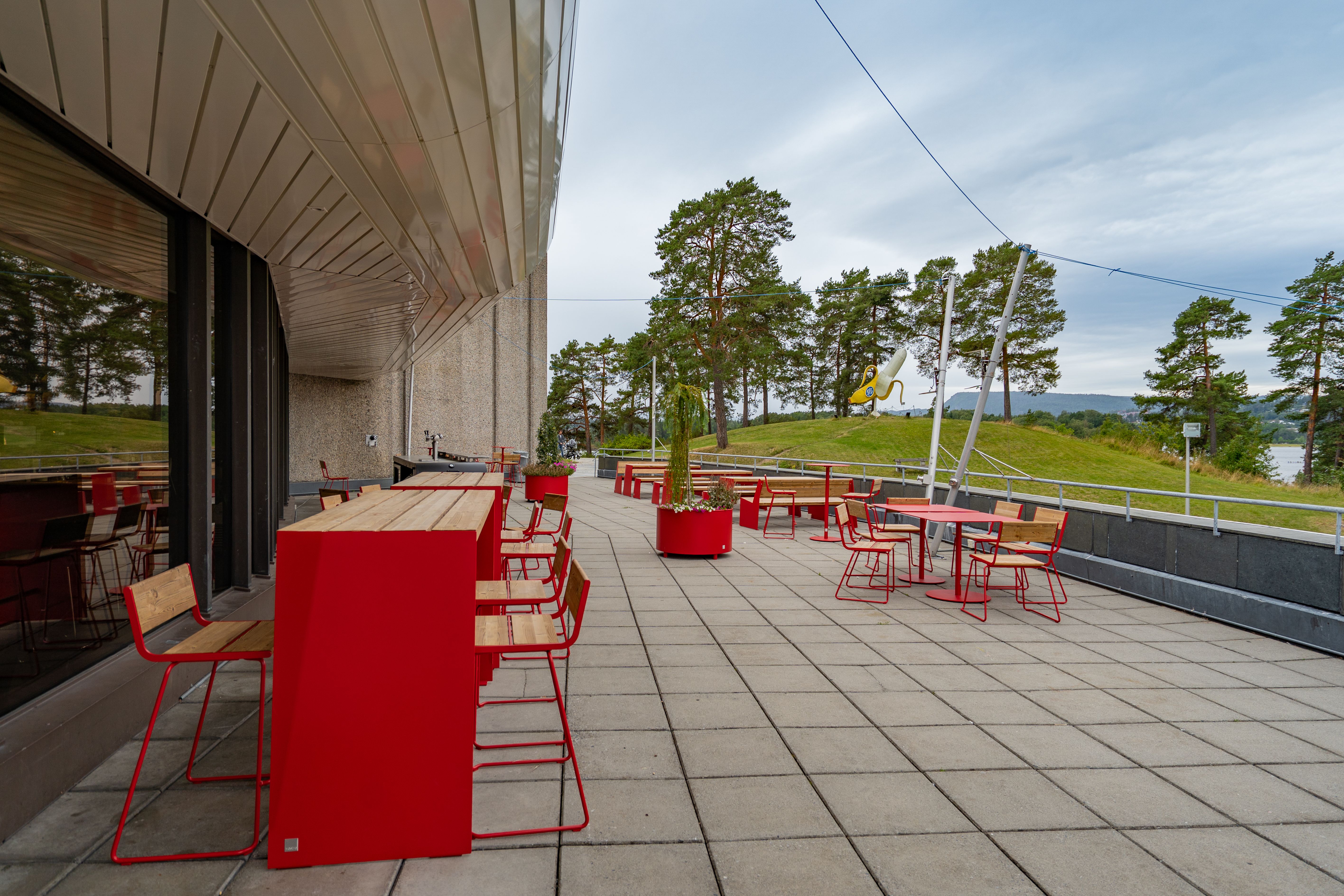 BLOC bar table